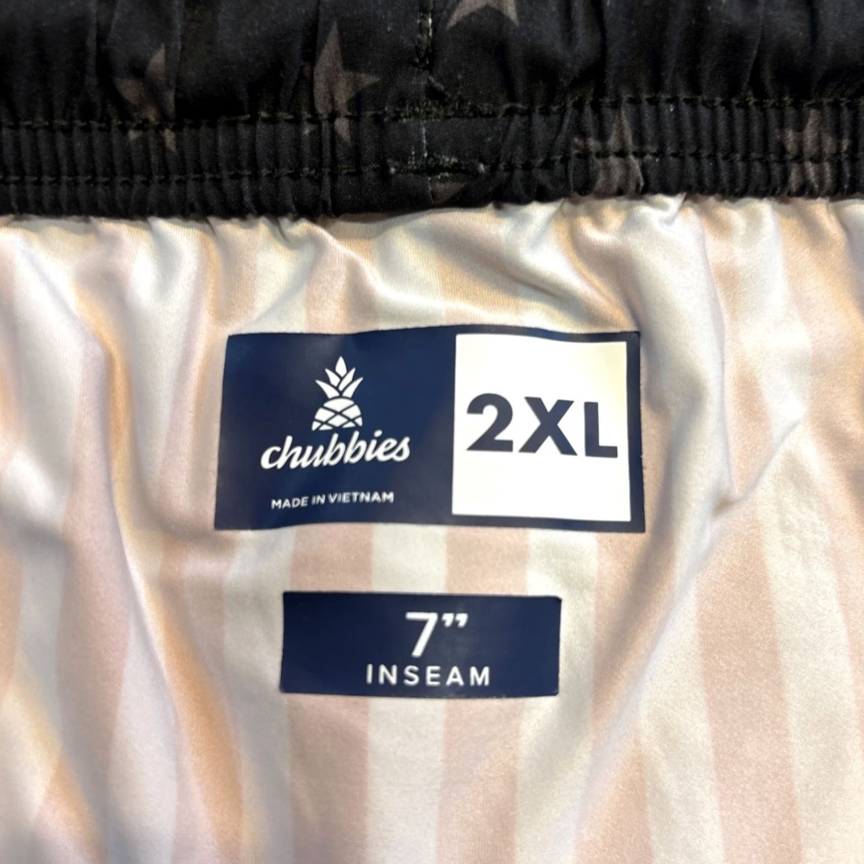 Chubbies Chubbies Mens Danger Zones 5.5 In Ultimate Training Shorts - Black - Size 2XL Size US 39 - 2 Thumbnail