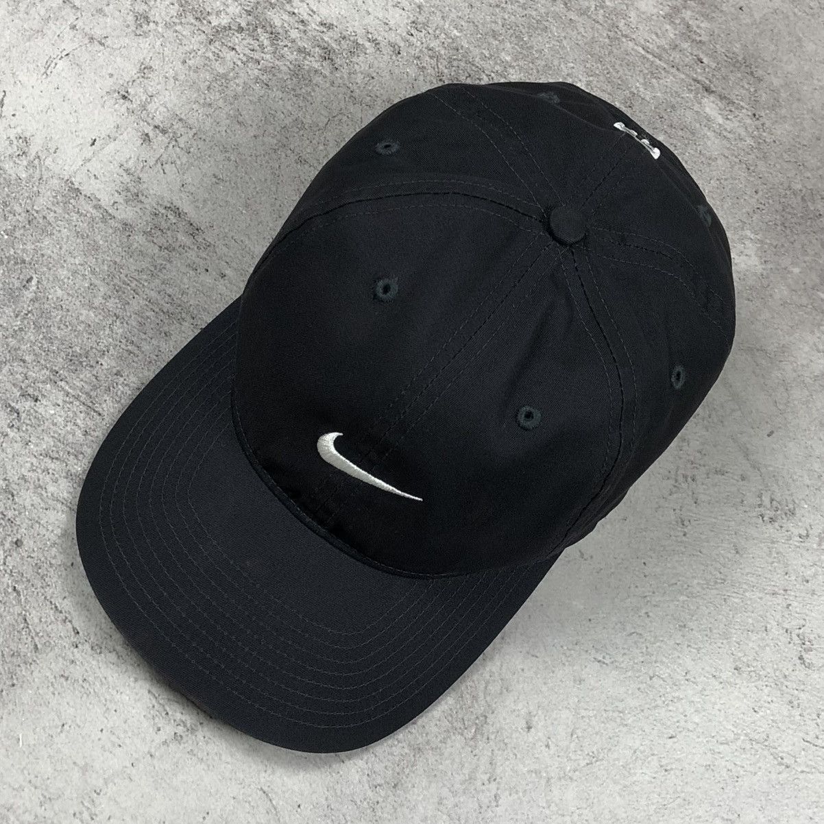 Nike Vintage Tiger Woods Nike Golf Swoosh Cap Size ONE SIZE - 5 Thumbnail