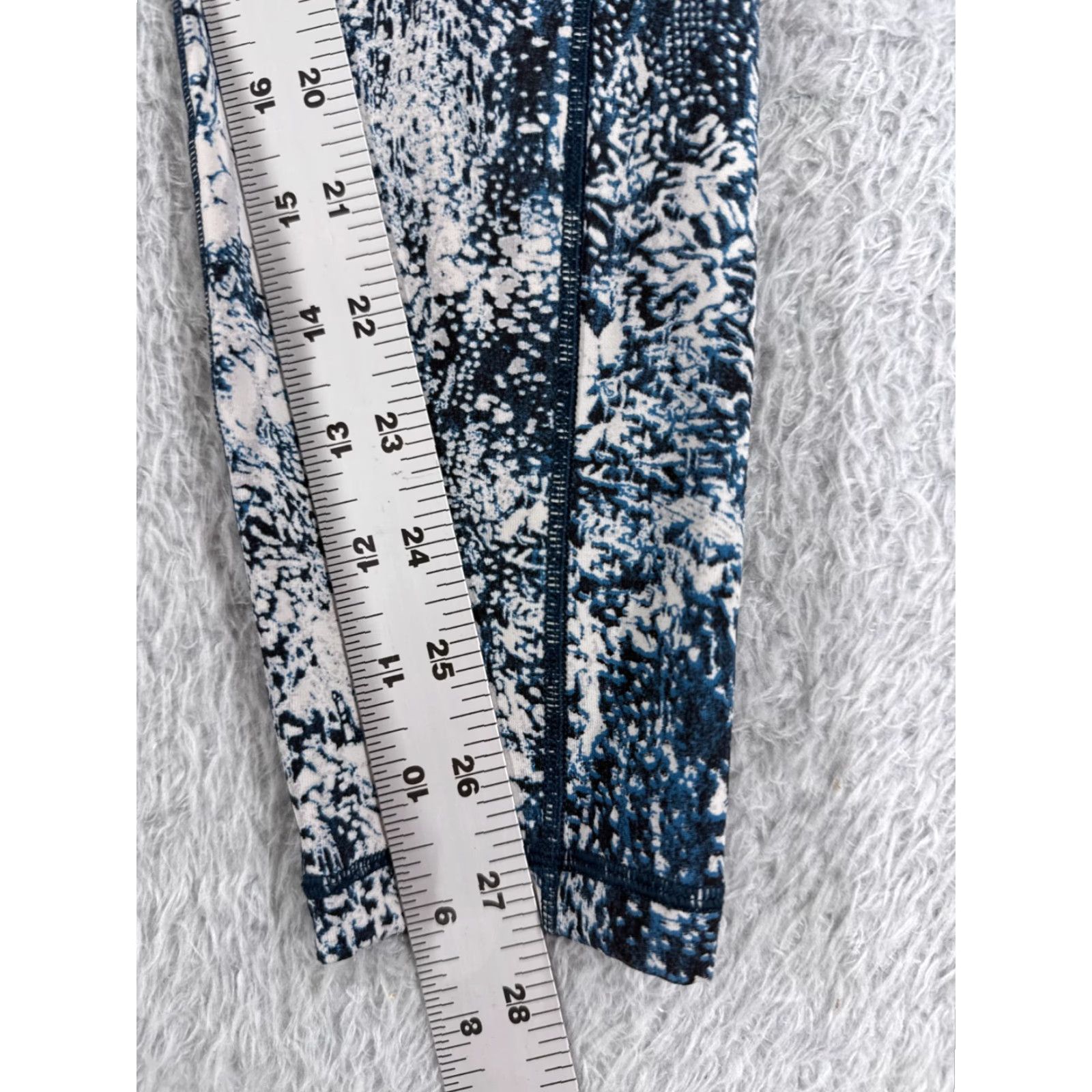 Lululemon Lululemon Women's Speed Up Tight Pants Full On Luxtreme 6 Blue White Floral 28" Yoga Activewear Size 28" / US 6 / IT 42 - 6 Thumbnail