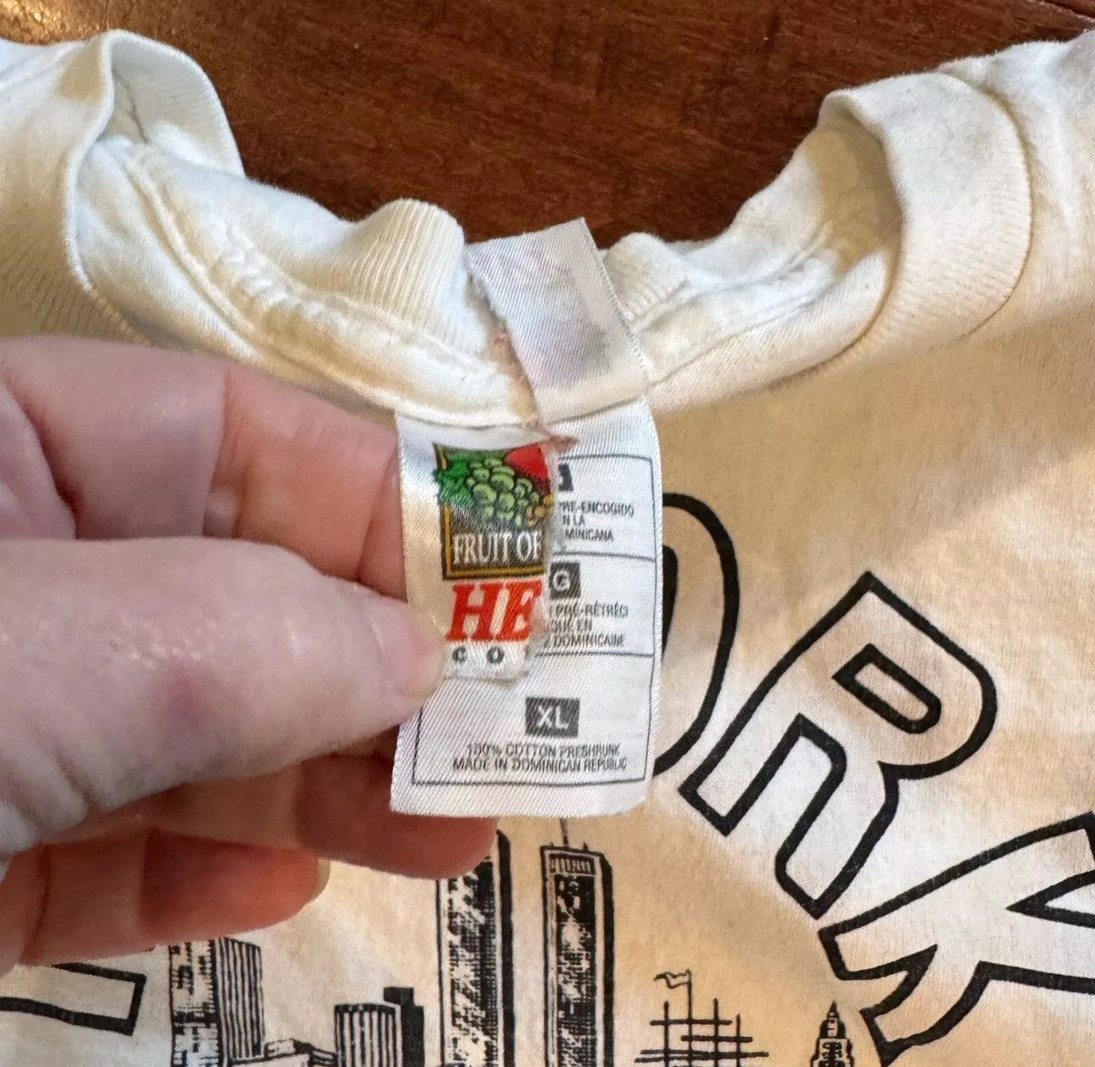 Fruit Of The Loom × Vintage Vintage 90s New York City Twin Towers Manhattan T-shirt Size US XL / EU 56 / 4 - 4 Thumbnail