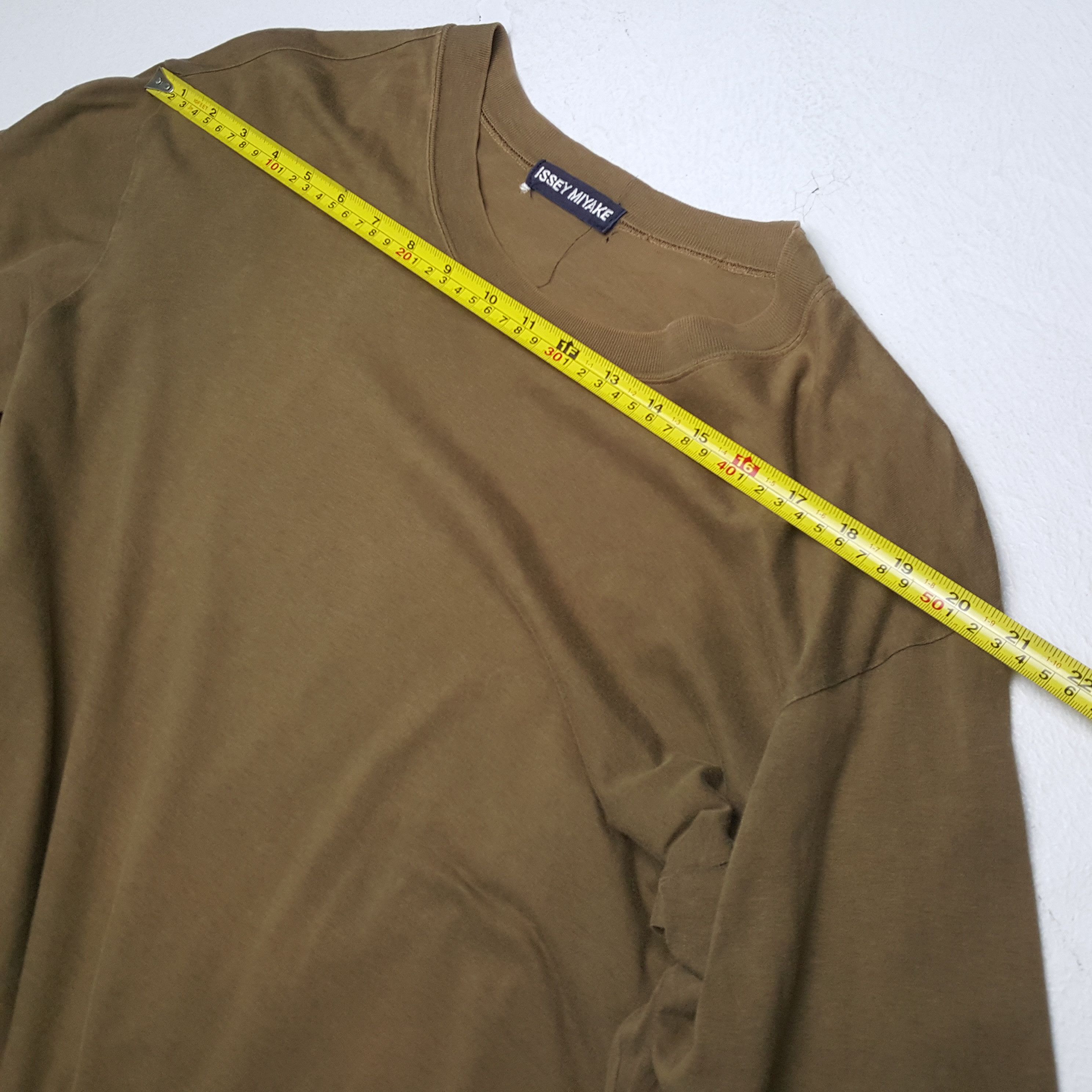Issey Miyake × Japanese Brand × Vintage ISSEY MIYAKE Fashion Japanese Designer Distressed Tshirt Size US L / EU 52-54 / 3 - 4 Thumbnail