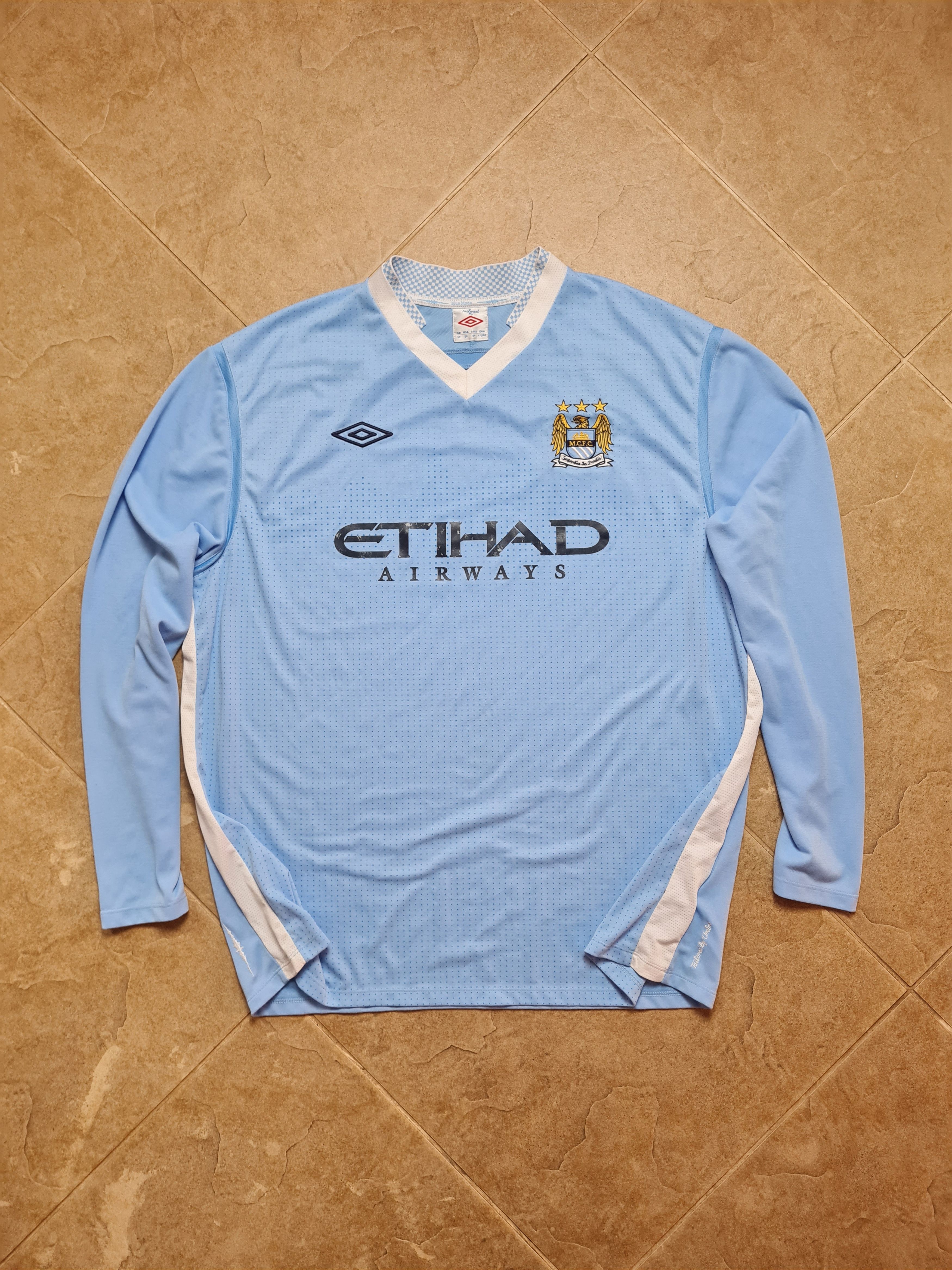 Umbro Manchester City 2011-012 Football Shirt Umbro Long Sleeve Size US XXL / EU 58 / 5 - 5 Thumbnail