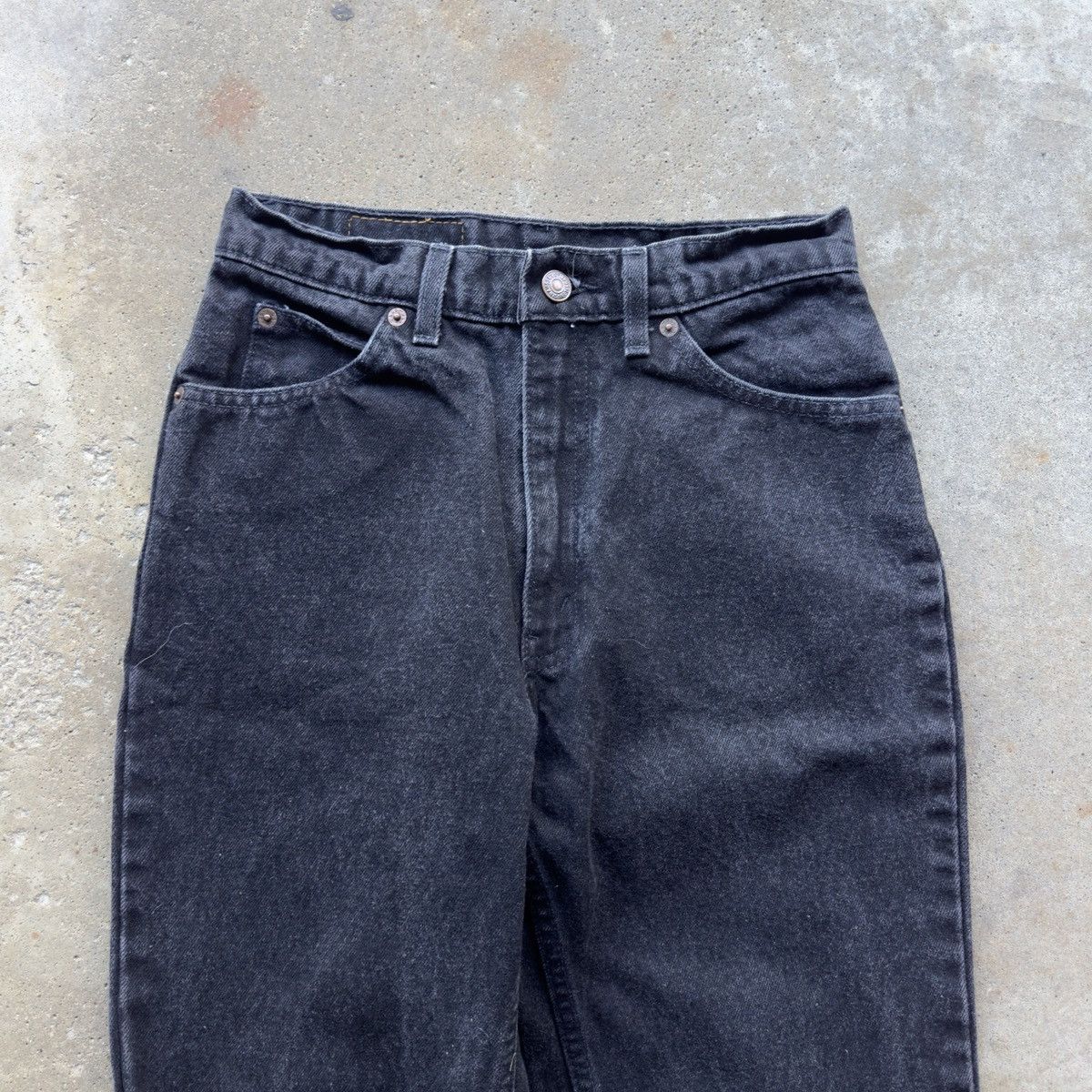 Levi's VINTAGE 90s LEVI'S 313 WOMEN'S SLIM TAPERED DENIM JEANS Size 26" / US 2 / IT 38 - 3 Thumbnail