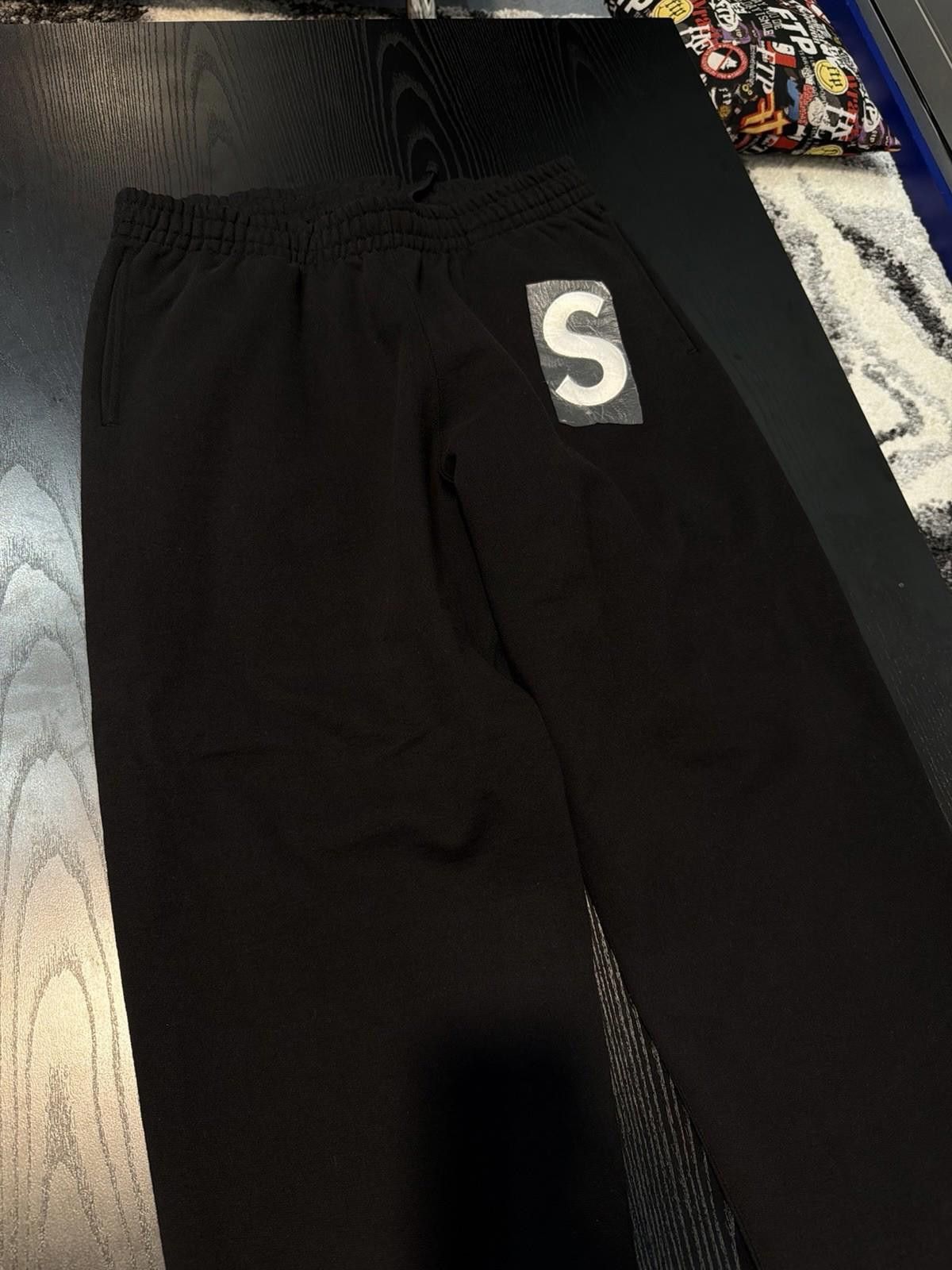 Supreme Supreme S Logo Sweatpants Black (SS25) Brand New Size Large Size US 34 / EU 50 - 5 Thumbnail