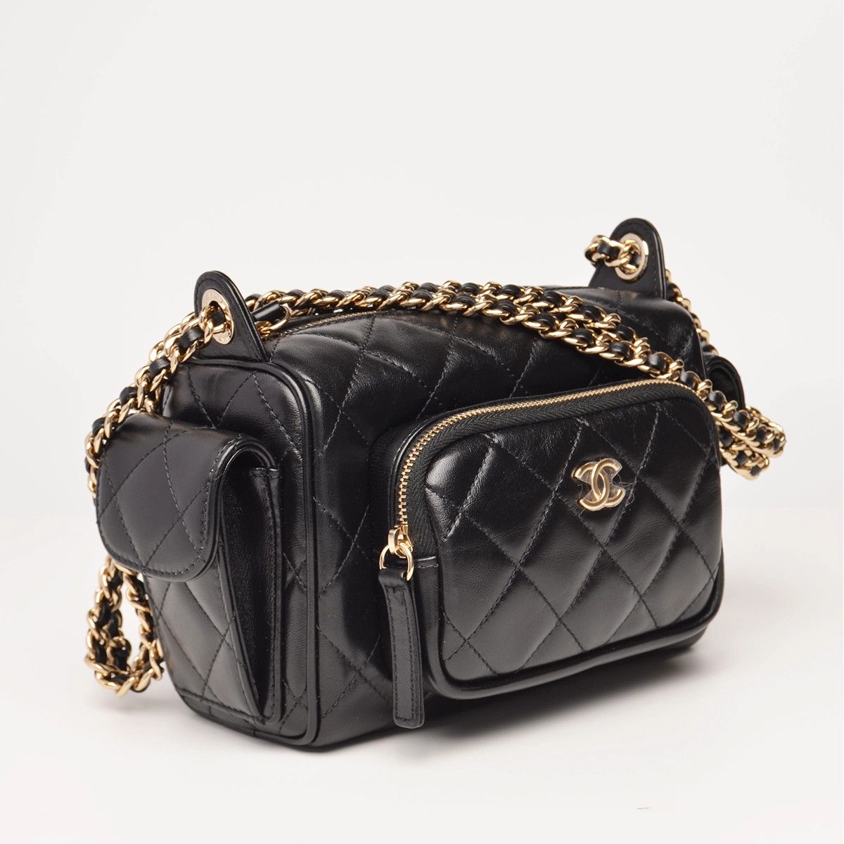 Chanel os11x0126 Size: OS / Shiny Crumpled Small Camera Case Black Size ONE SIZE - 3 Thumbnail