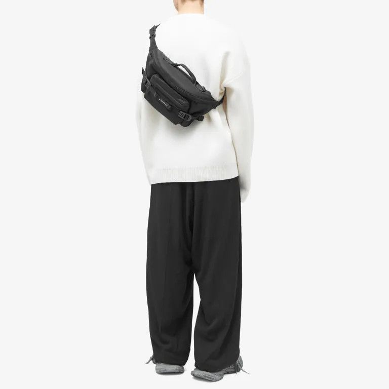 Balenciaga o1tr1nto0526 Size: OS / Army Large Beltpack in Black Size ONE SIZE - 6 Thumbnail