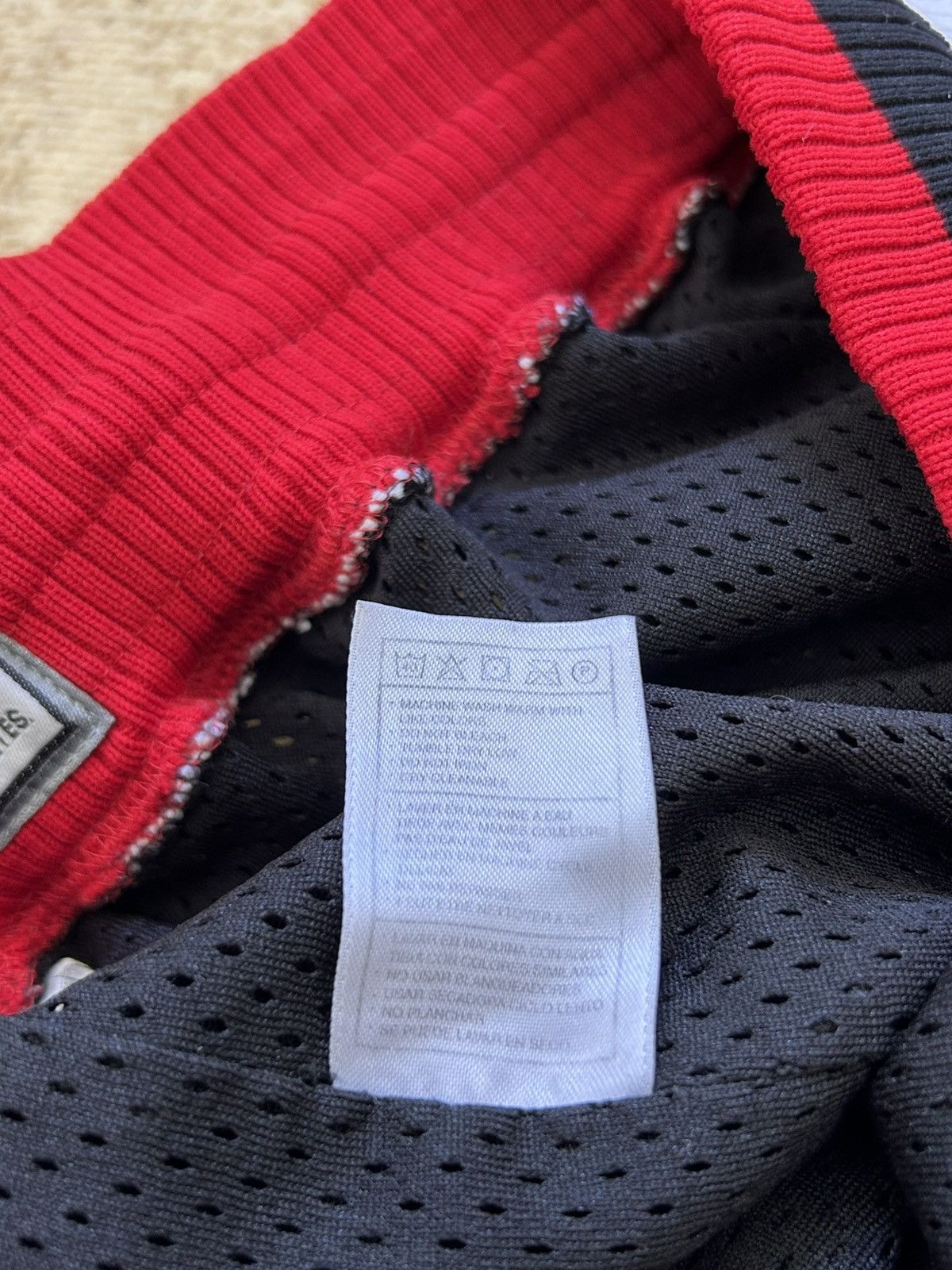 NBA × Nike × Vintage Vintage 90s Nike Chicago Bulls Mesh Shorts Size US 34 / EU 50 - 9 Thumbnail