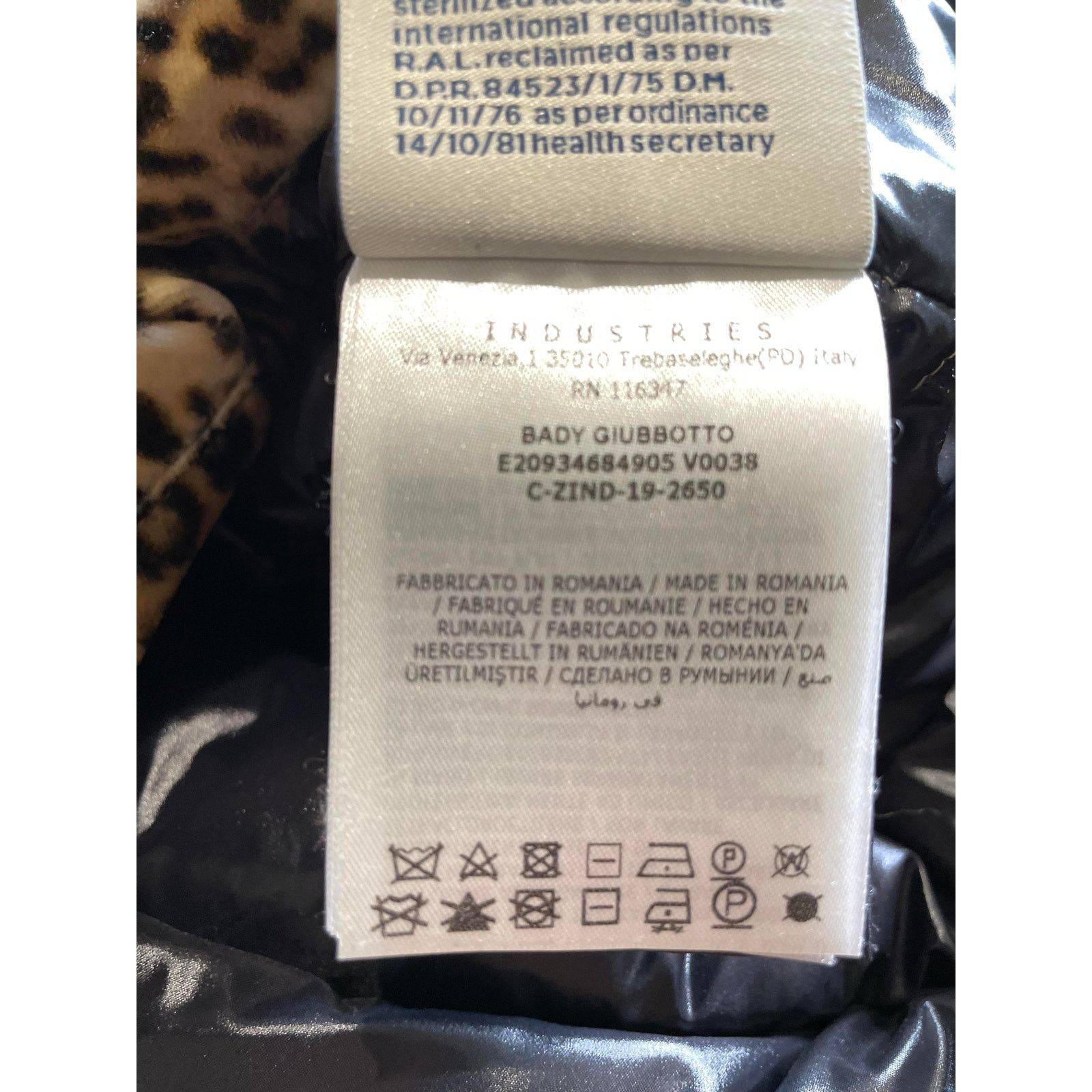 Moncler Moncler Cheetah Print Puffer Jacket Size L / US 10 / IT 46 - 6 Thumbnail