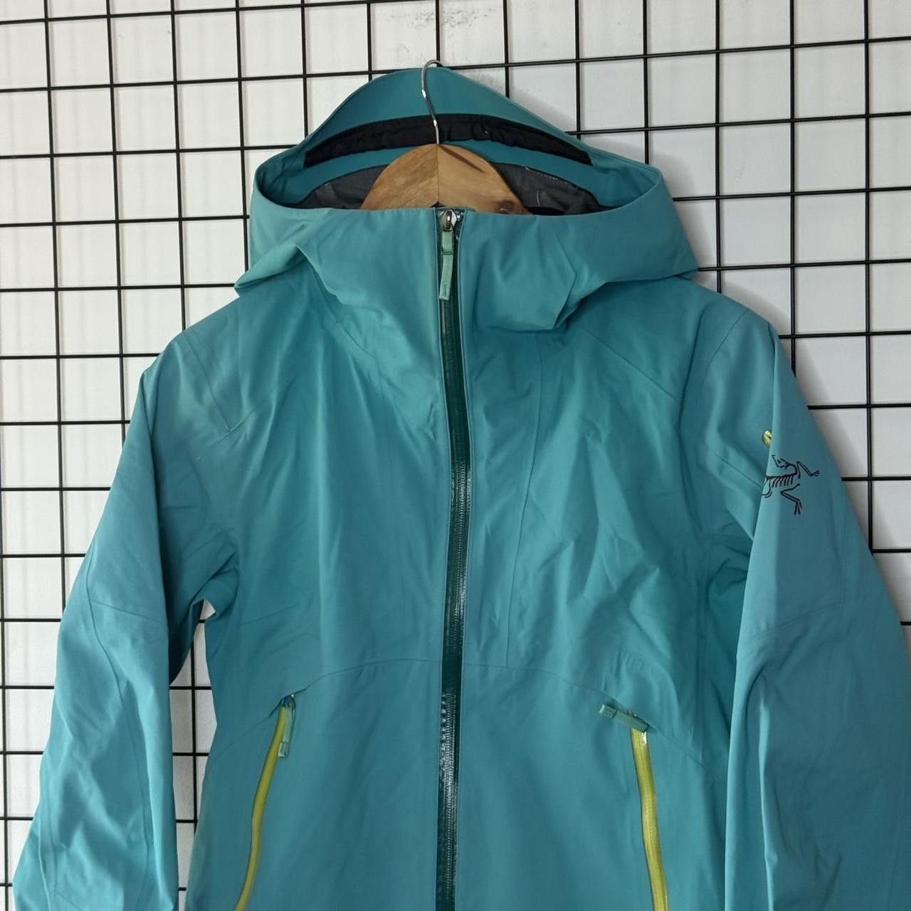 Arc'teryx Arcteryx Goretex Turquise Jacket Hooded Size S / US 4 / IT 40 - 3 Thumbnail