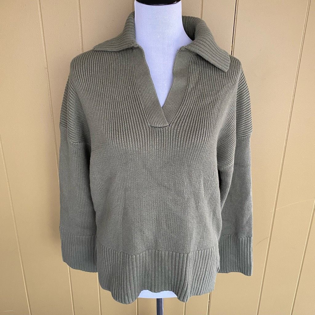 Abercrombie & Fitch Abercrombie & Fitch women XS collared V-cut Longsleeve knit Size XS / US 0-2 / IT 36-38 - 1 Thumbnail