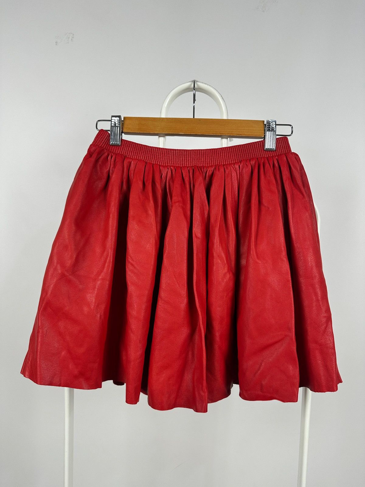 Miu Miu Miu Miu Red Leather Lambskin Mini Skirt Size 27" / US 4 / IT 40 - 2 Thumbnail