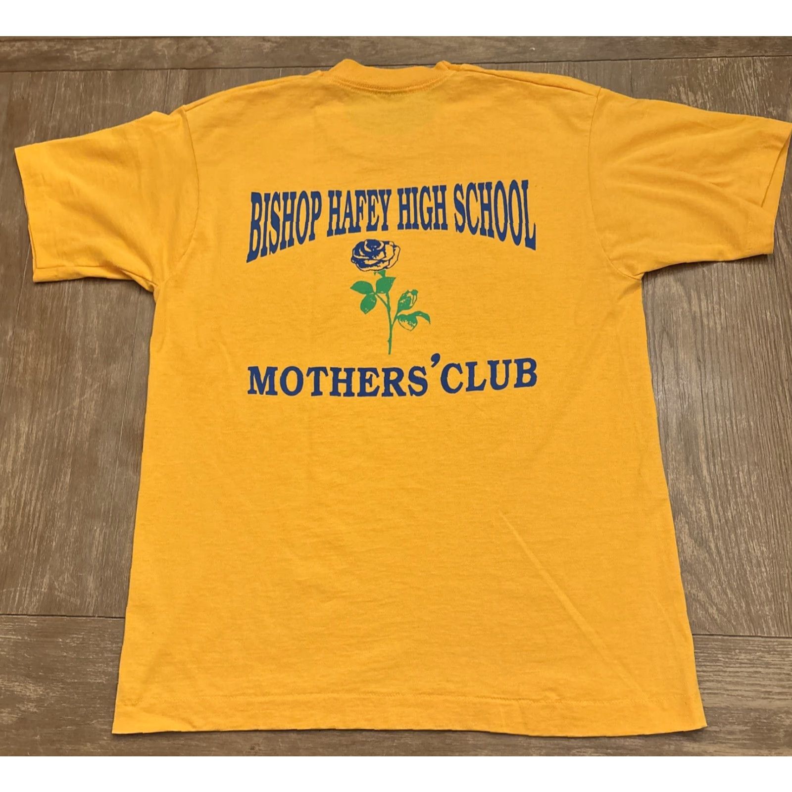Fruit Of The Loom VINTAGE Bishop Hafey School Mothers Club T-Shirt Yellow Men L Regular Shirt Hazleton PA Fruit of the Loom Yellow Size US L / EU 52-54 / 3 - 7 Thumbnail