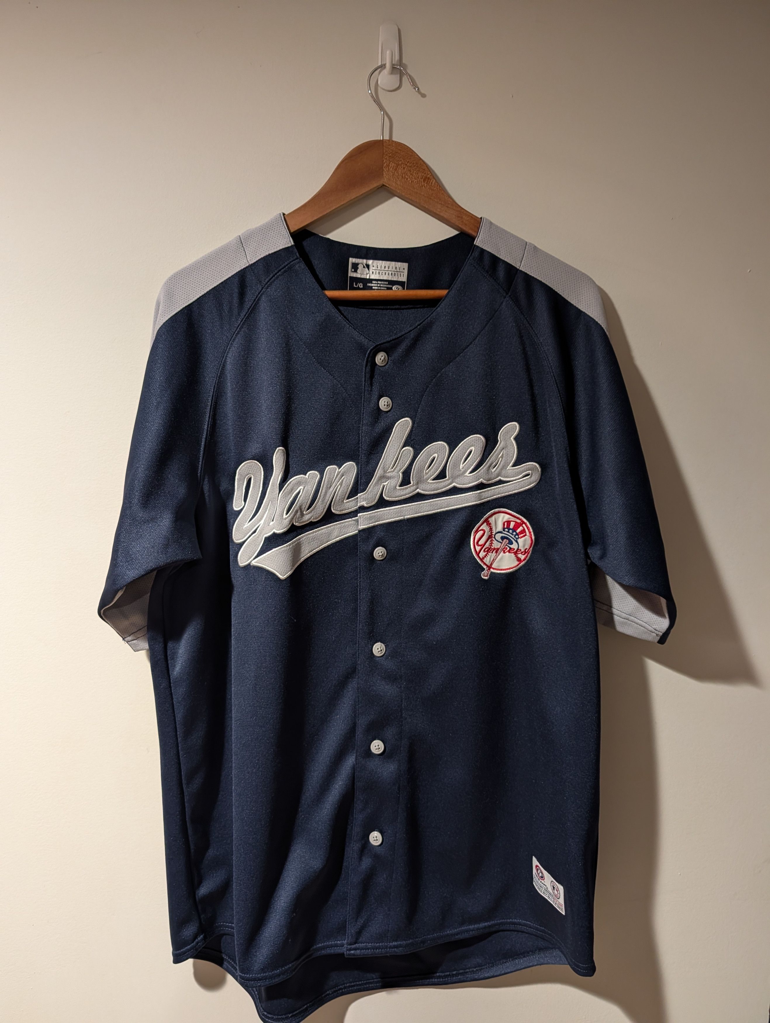 MLB Genuine Merchandise New York Yankees Full Button Jersey Size US L / EU 52-54 / 3 - 1 Thumbnail