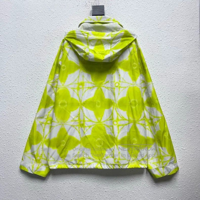 Louis Vuitton Louis Vuitton Lemon yellow three-flower full-print assault Size US M / EU 48-50 / 2 - 2 Thumbnail