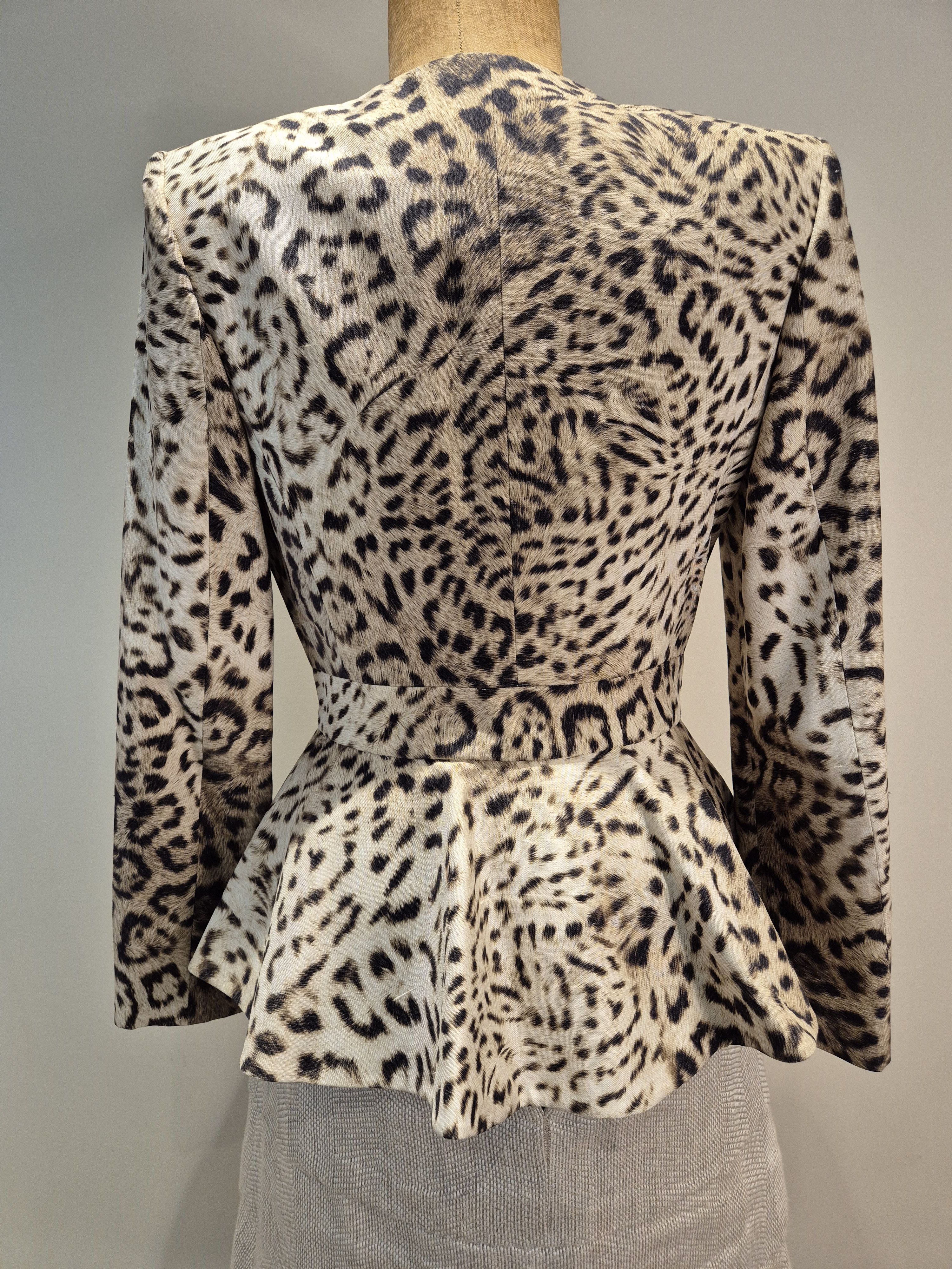 Giambattista Valli Giambattista Valli ocelot printed silk peplum jacket Size XS / US 0-2 / IT 36-38 - 2 Thumbnail