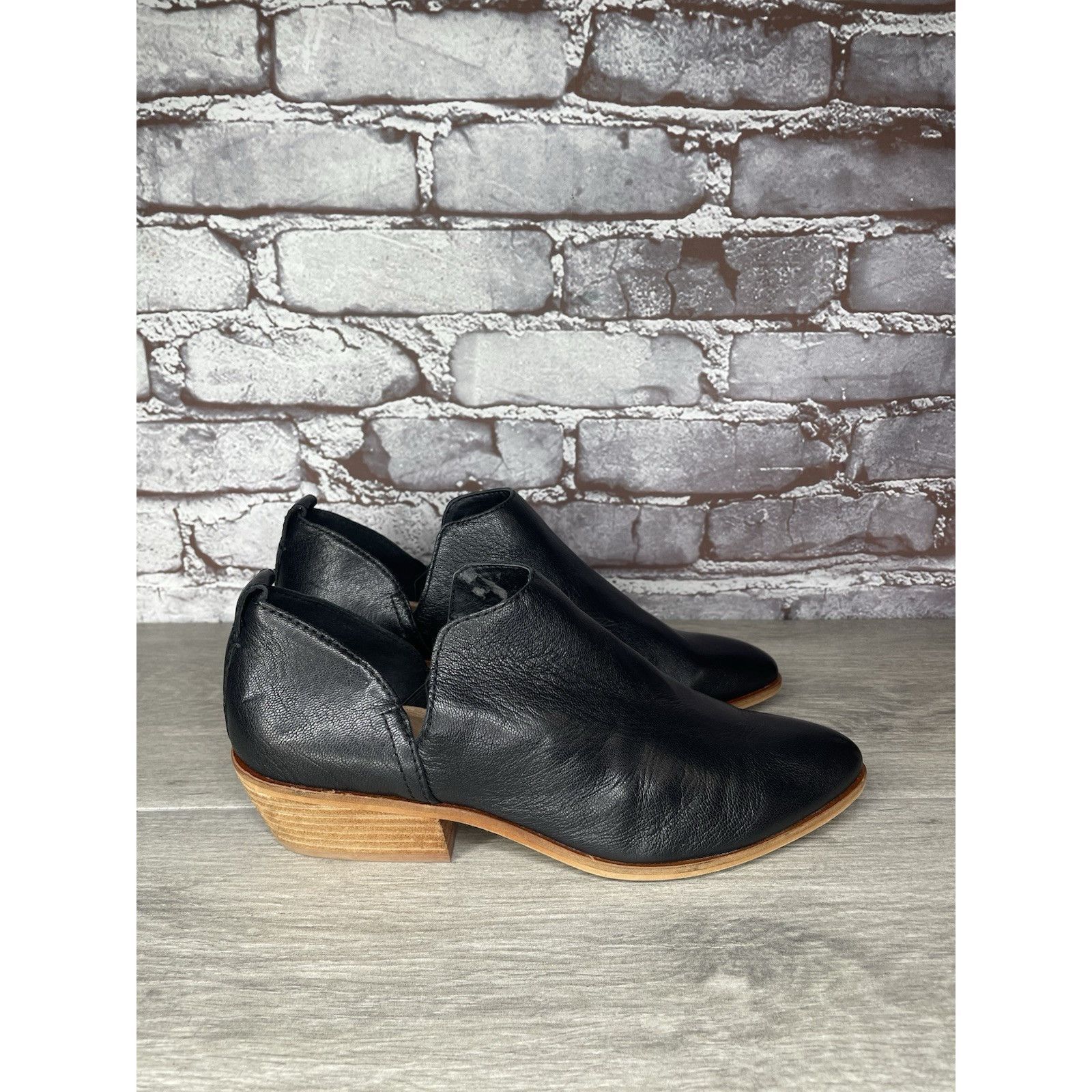 Frye Frye and Co. Rubie Black Leather Slip On V Cut Out Sides Hee Size US 7.5 / IT 37.5 - 1 Thumbnail