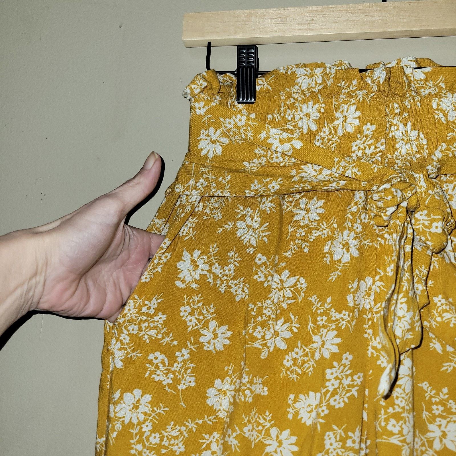 Abercrombie & Fitch Abercrombie & Fitch Flowers Floral Mustard Wide Leg Pants S Size 28" / US 6 / IT 42 - 5 Thumbnail