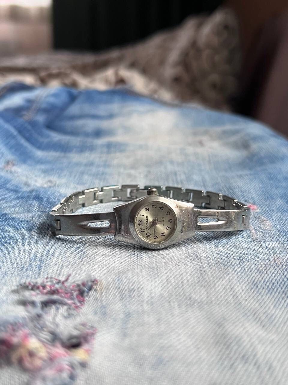 Japanese Brand × Vintage Vintage Silver Japanese style futuristic Watch Retro 90s Size ONE SIZE - 3 Thumbnail