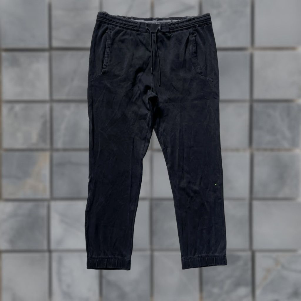 Hugo Boss HUGO BOSS Sweatpants Jogger XL Mens Cotton Polyester Pocket Drawstring Black 36x30 Inseam 30 Stretch Moisture Wicking Pockets Reflective Easy Care Size US 36 / EU 52 - 1 Thumbnail