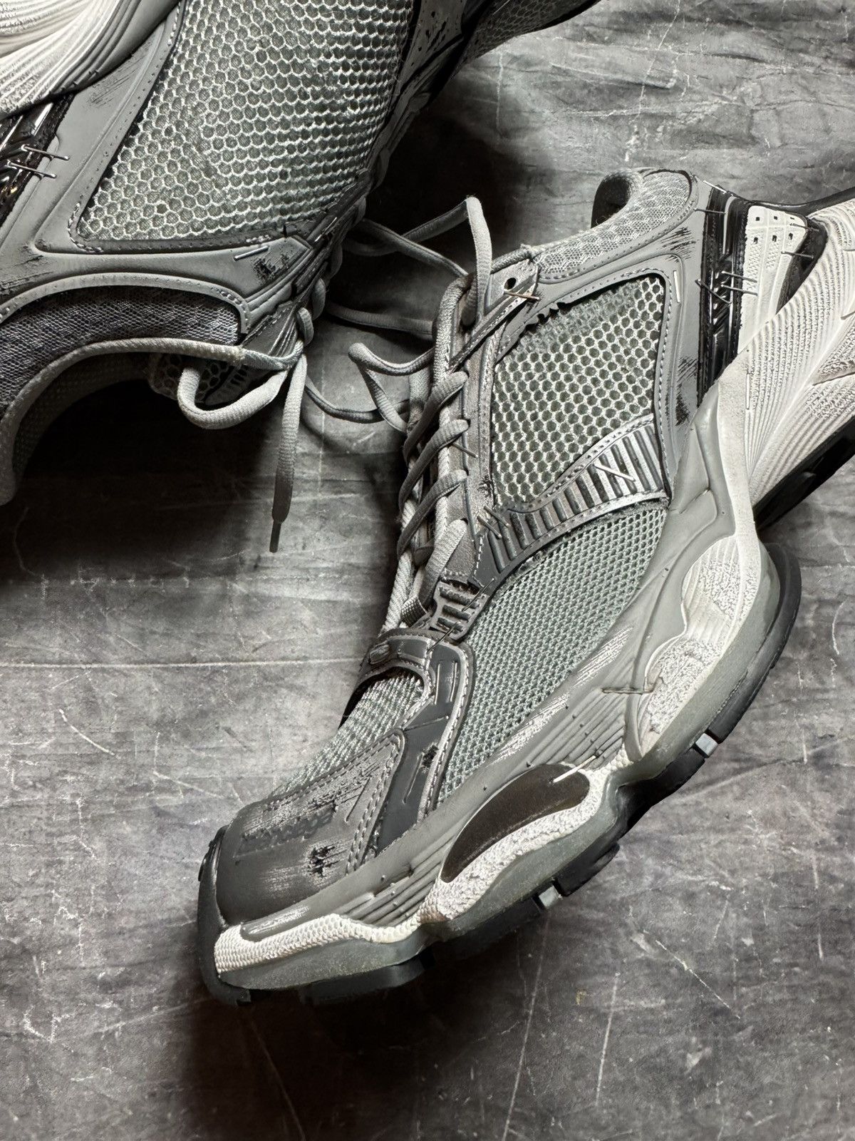 Balenciaga Balenciaga Stapler Sneakers in Grey Size US 12 / EU 45 - 4 Thumbnail