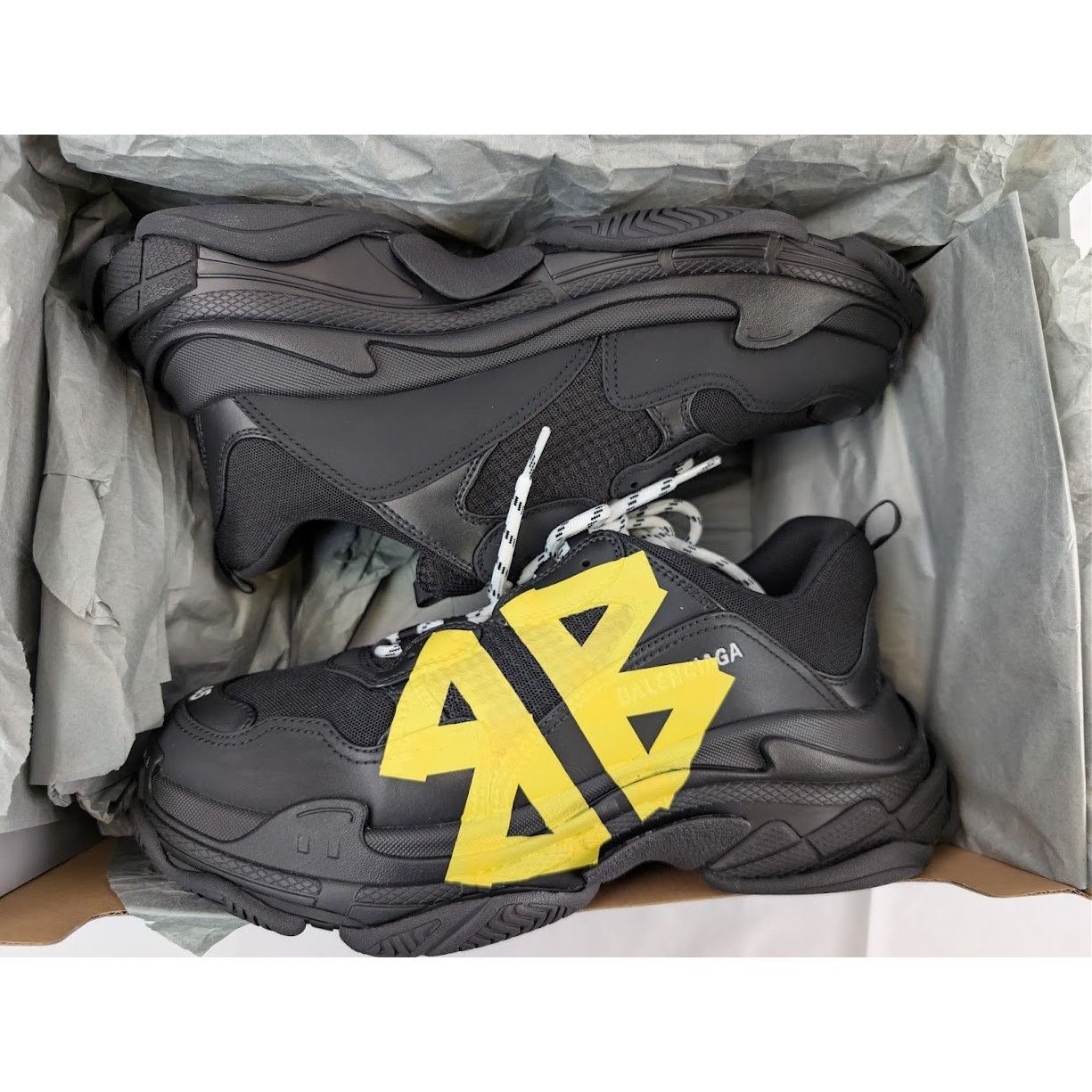 Balenciaga o1rshd1 Triple S Sneakers in Black/Yellow Size US 12 / EU 45 - 20 Thumbnail