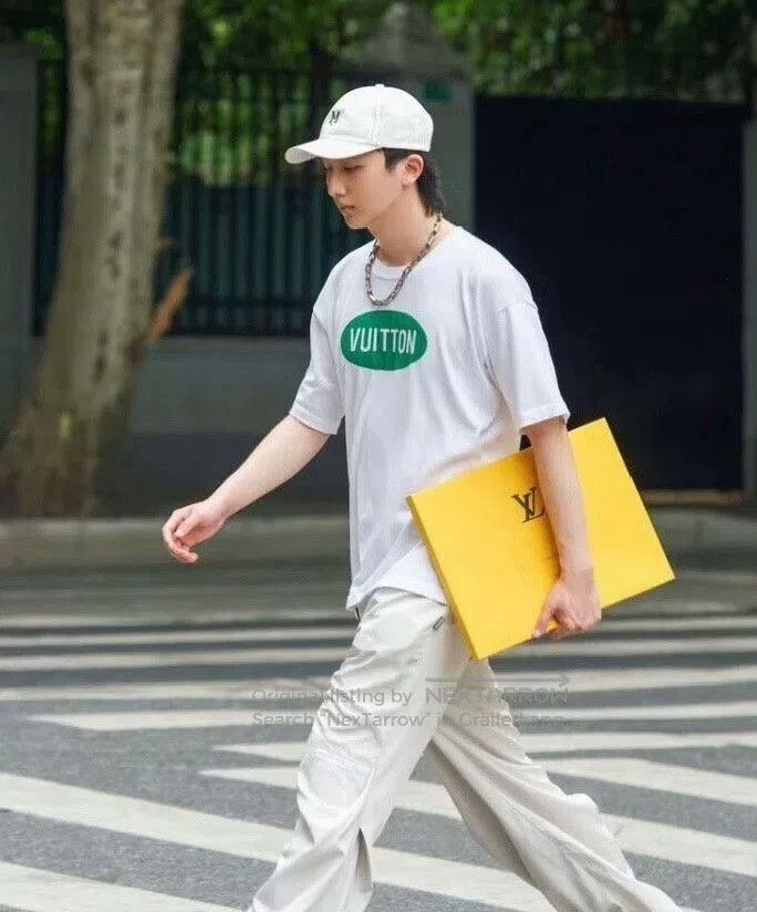 Louis Vuitton Louis Vuitton 2022 White Logo Cotton T. Size US XXL / EU 58 / 5 - 9 Thumbnail