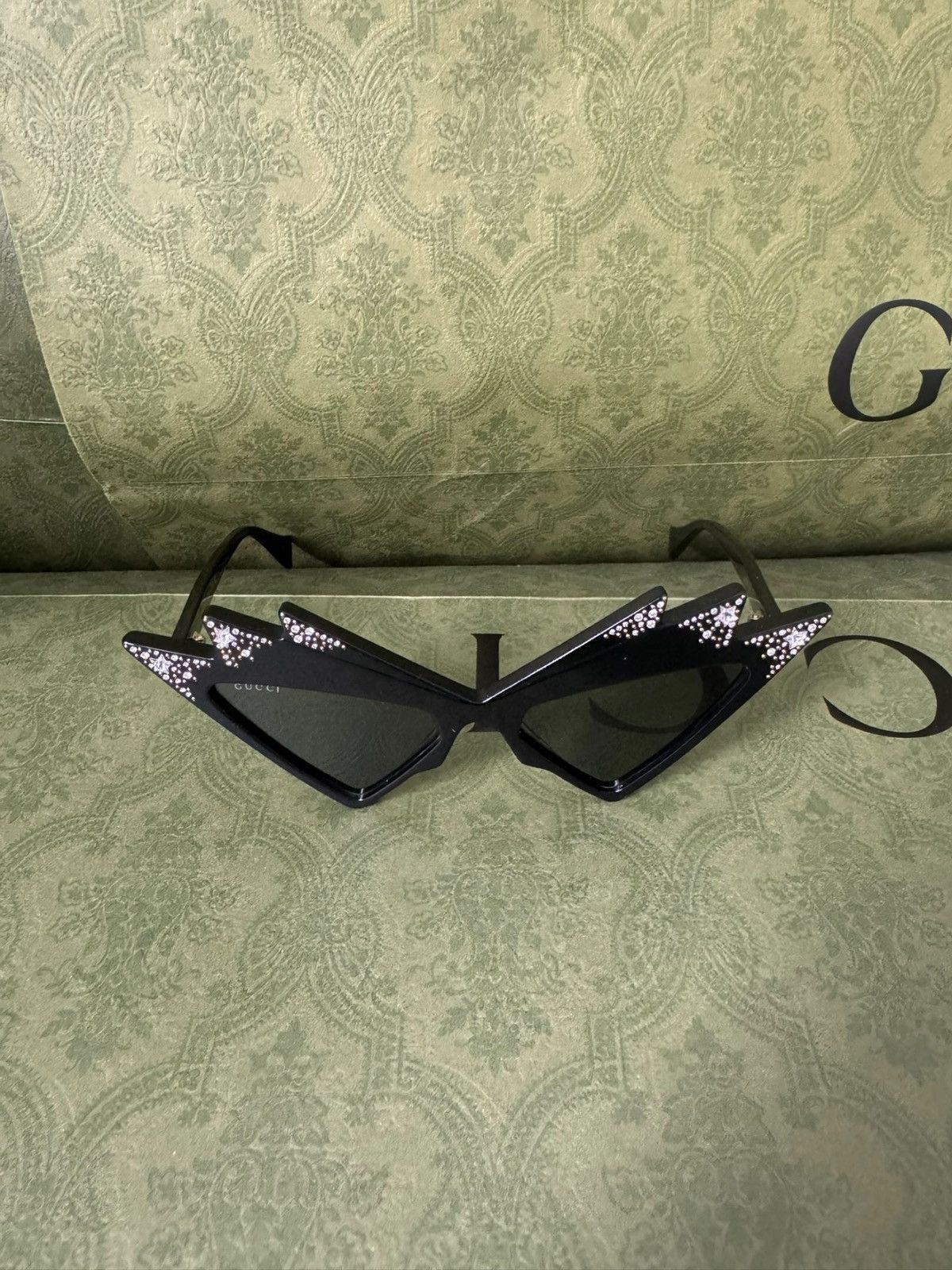 Gucci cat eye frame acetate subglasses