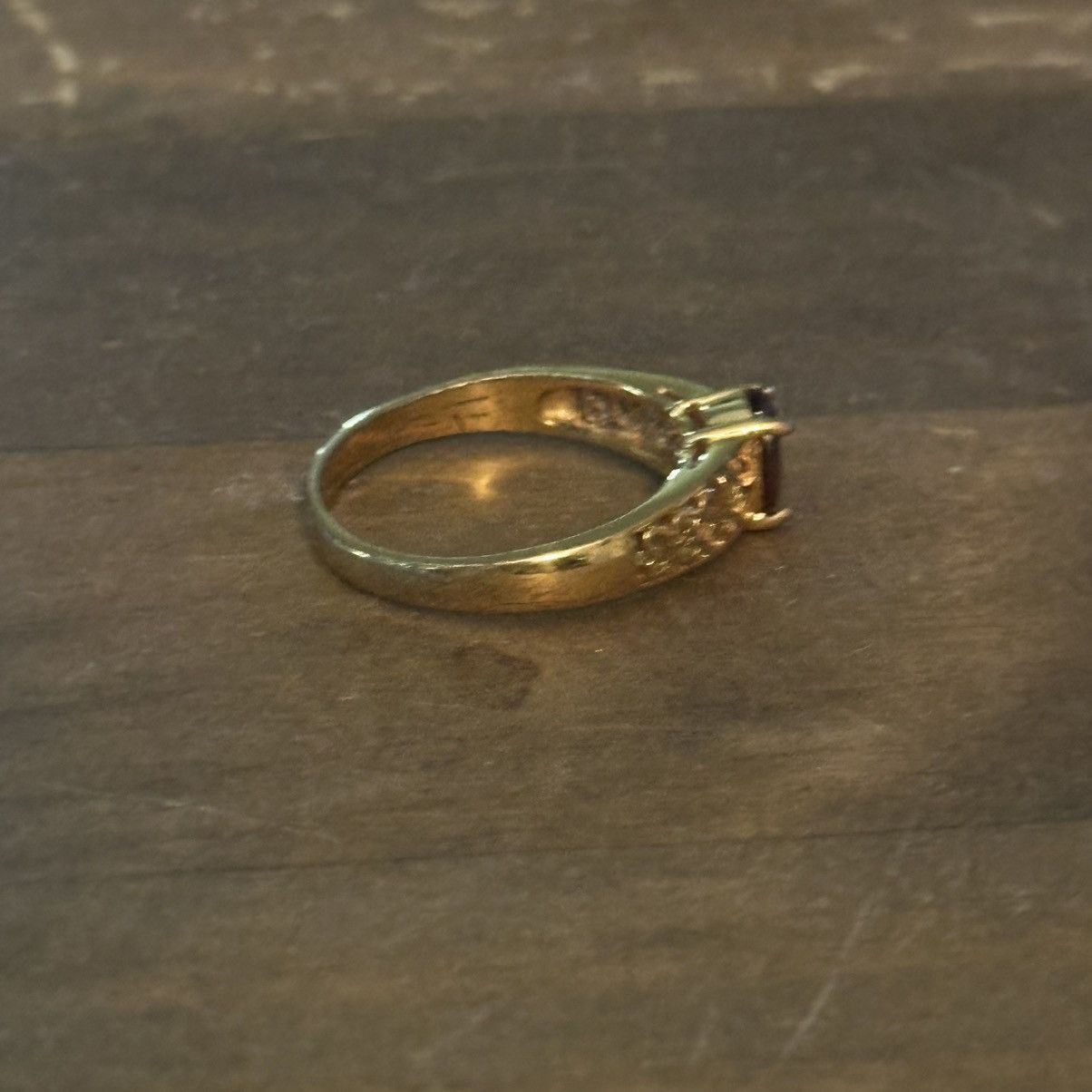 Other Gold tone filigree red gemstone ring Size ONE SIZE - 4 Thumbnail