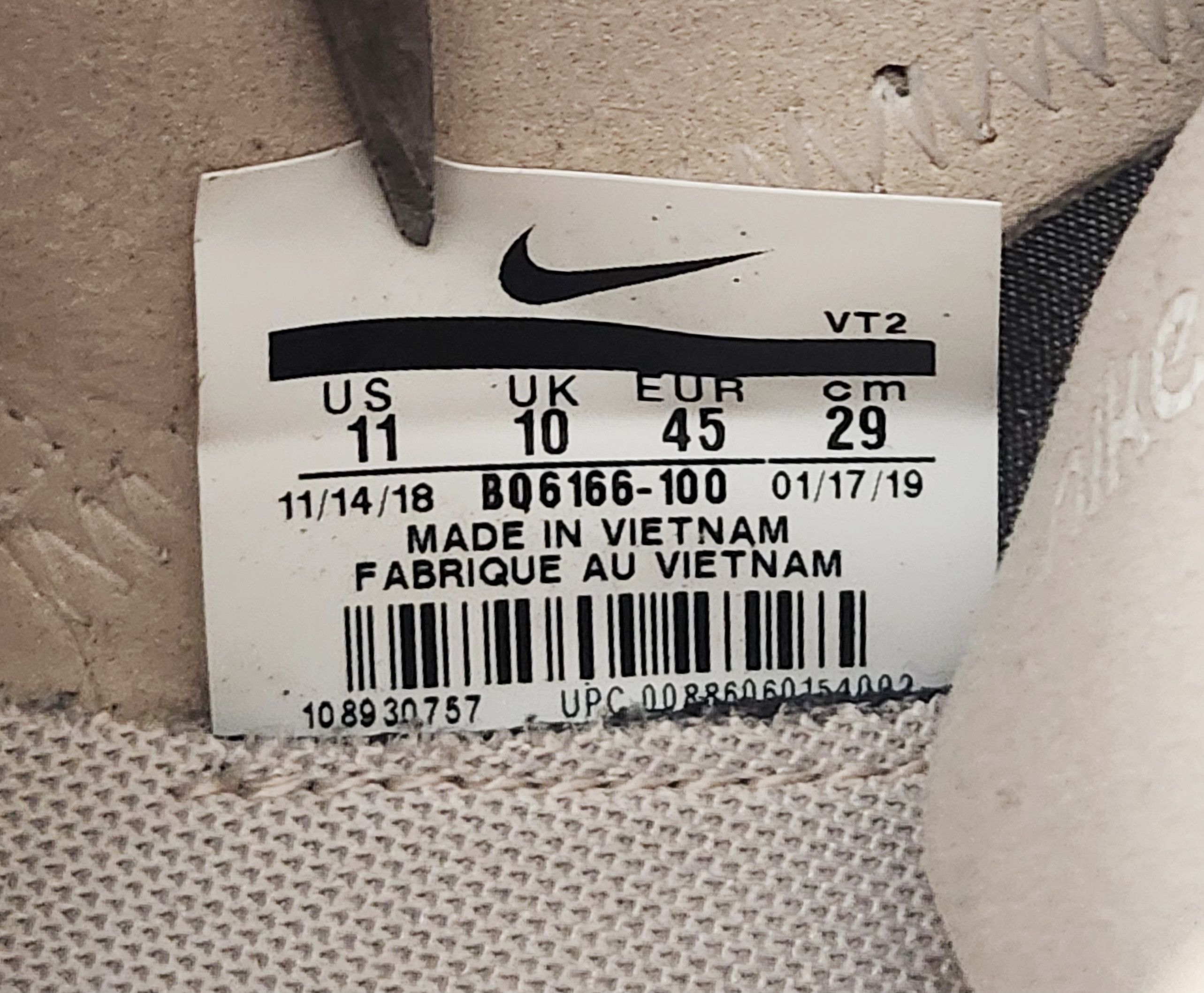 Nike Nike React Low Black Gray Tan Running BQ6166-100 ‘18 Size 11 Size US 11 / EU 44 - 12 Thumbnail