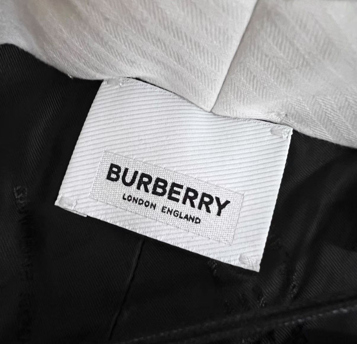 Burberry Burberry Knight Embroidered Pants J41 Size 25" / US 0 / IT 36 - 3 Thumbnail