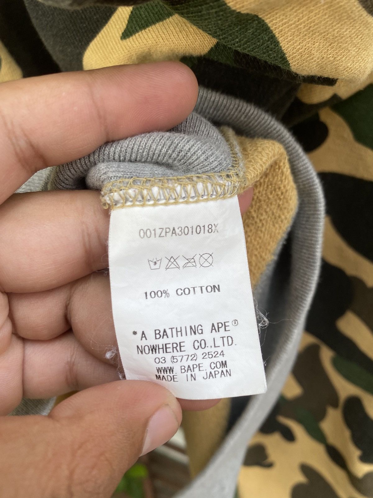 Bape Bape 1st Camo Glow in The Dark Full Zip Hoodie Size M Size US M / EU 48-50 / 2 - 13 Thumbnail
