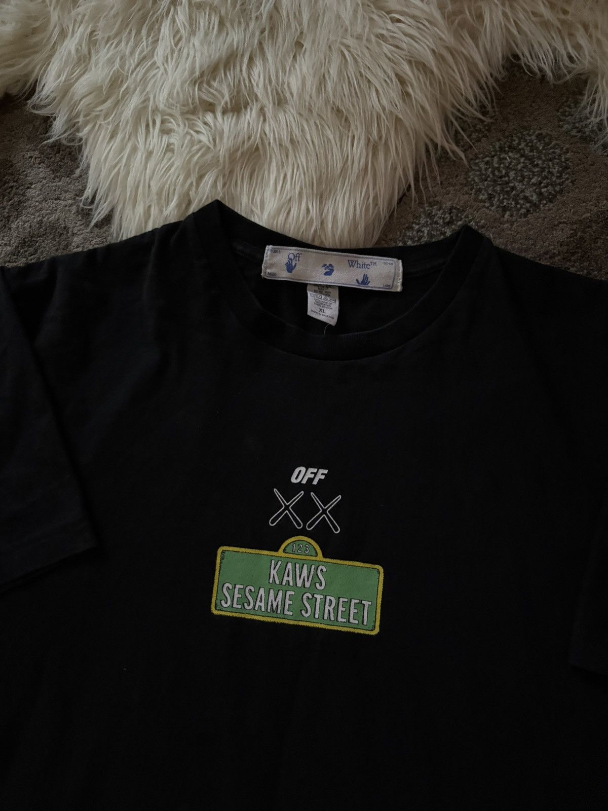 Kaws × Uniqlo 2013 Off-White x Kaws T-Shirt Size US XL / EU 56 / 4 - 2 Thumbnail