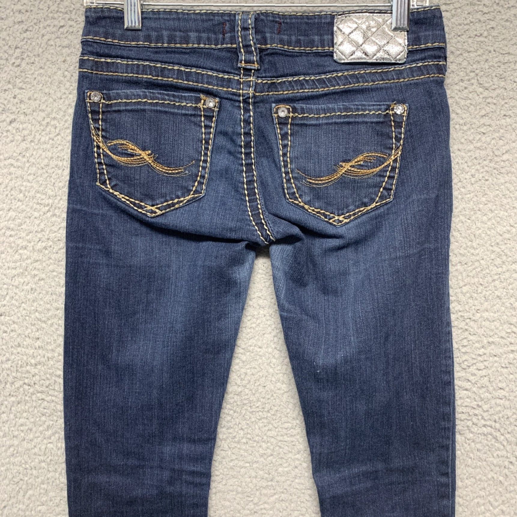 Silver Jeans Co. Silver Jeans Juniors Jeans Slim 27x31 Blue Denim 5-Pocket Gem Accents Thick Gold Stitching Womens/Teens Size 27" / US 4 / IT 40 - 5 Thumbnail