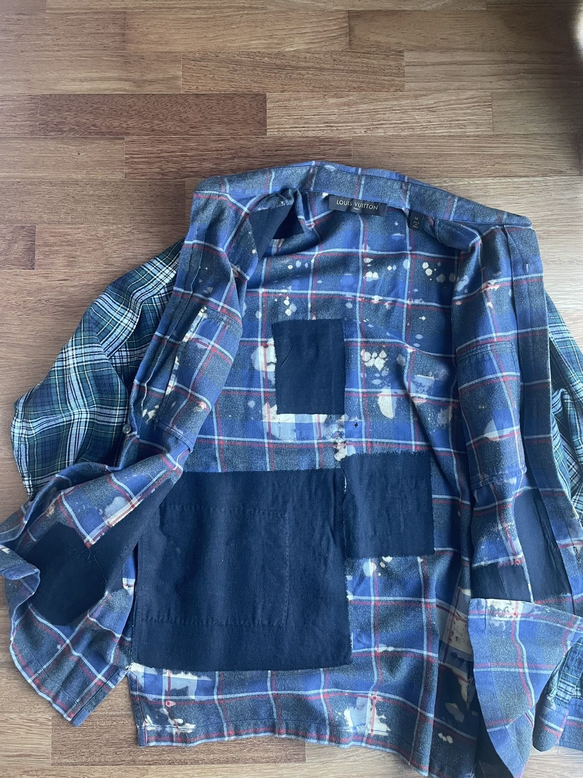 Louis Vuitton Louis Vuitton 2017 bleach shirt Size US M / EU 48-50 / 2 - 9 Thumbnail