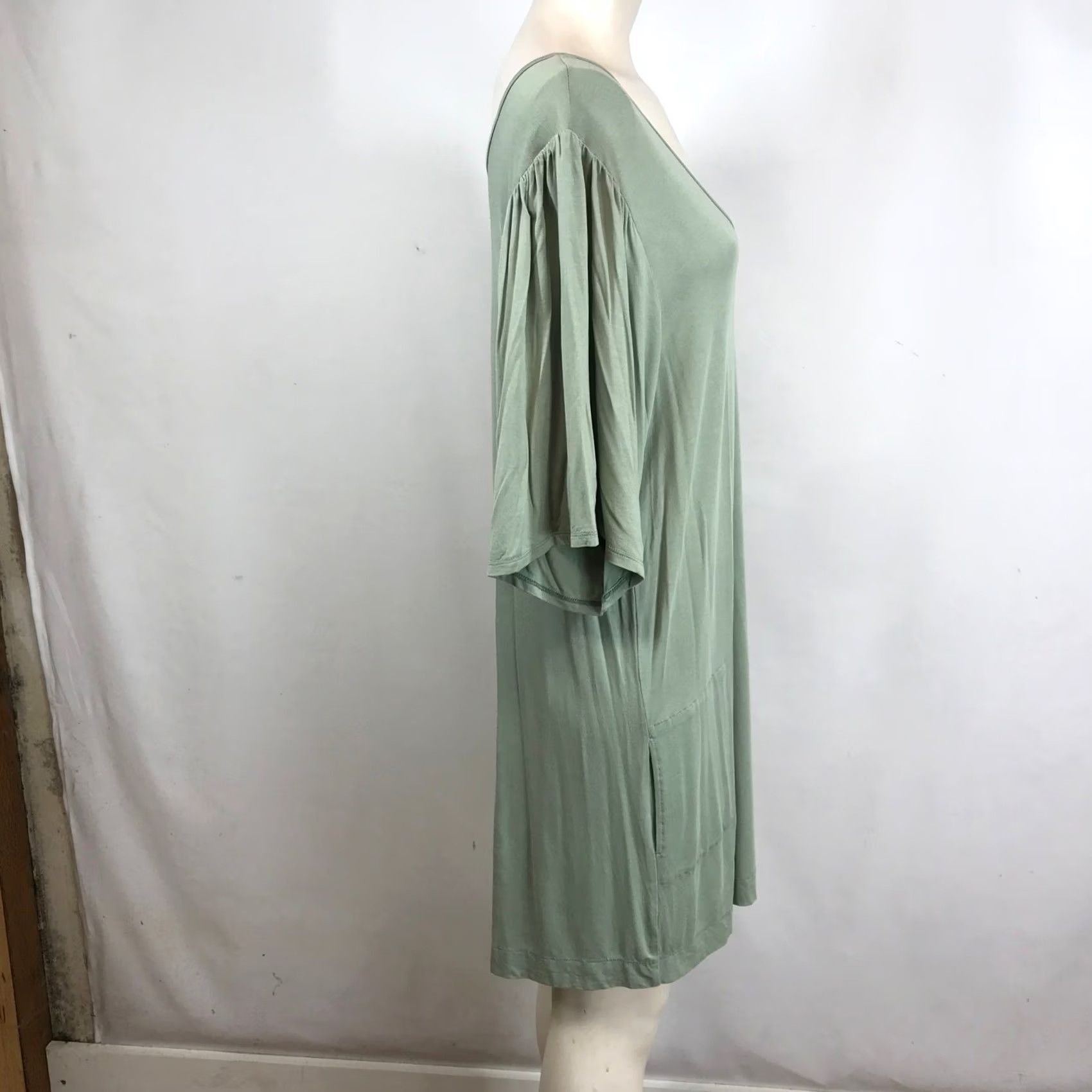 Free People FP Beach Free People Sage Green V-Neck Mini Dress with Pockets Womens M Size M / US 6-8 / IT 42-44 - 4 Thumbnail