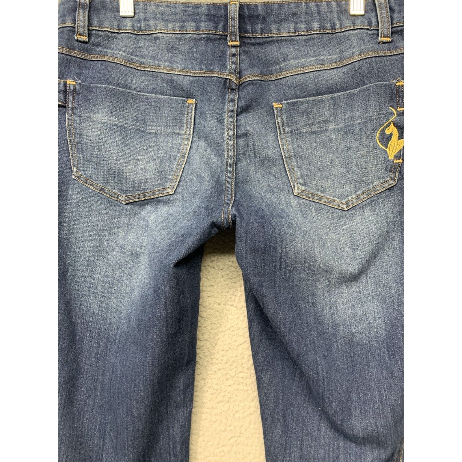 Vintage Phat Fashions Denim Capris Women’s Size 11 Blue Stretch Buckles Silver Label Capris Women’s Size 11 Blue Stretch Buckles Silver Label Size ONE SIZE - 5 Thumbnail