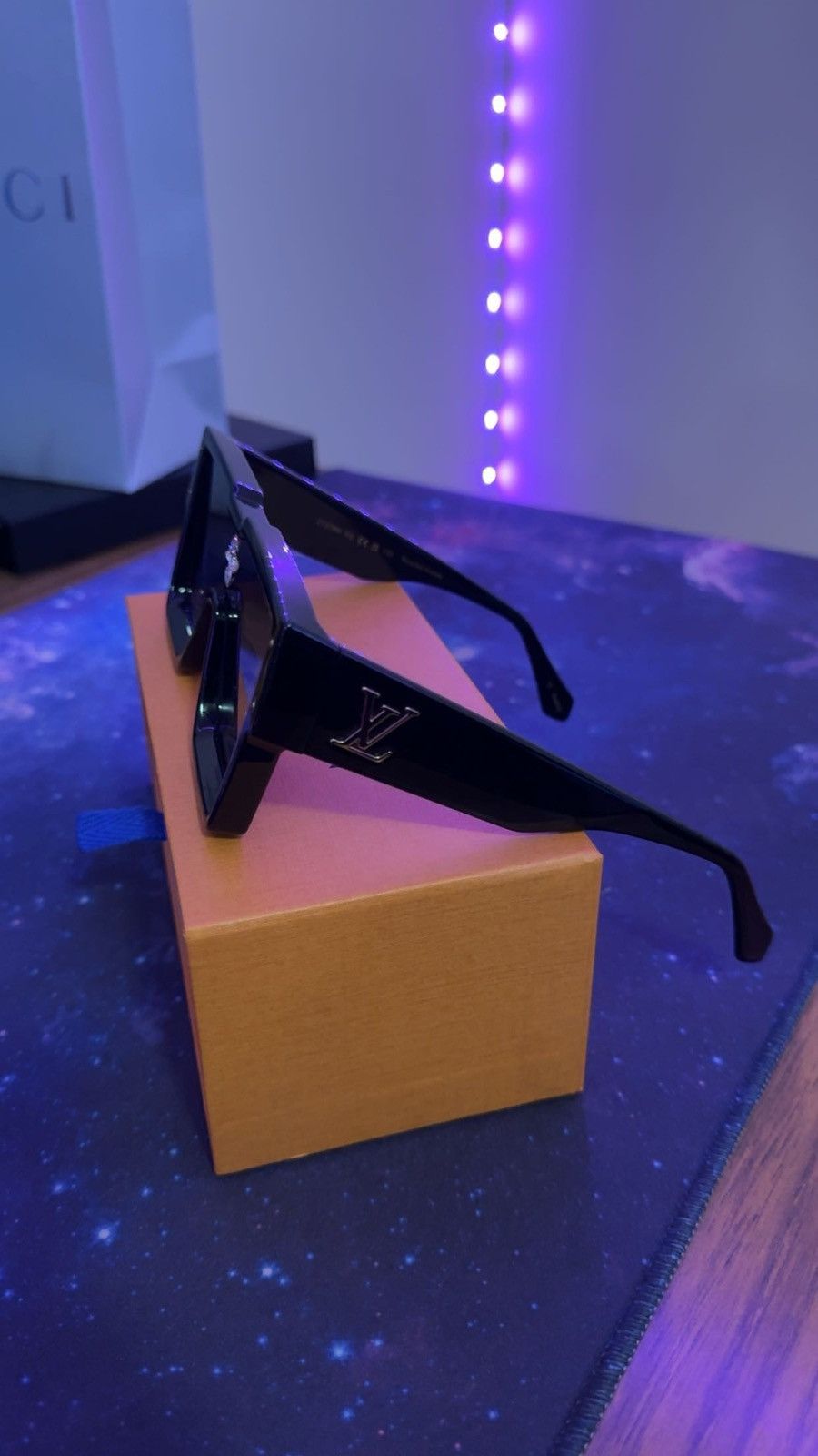 Louis Vuitton Louis Vuitton Cyclone Sunglasses Size ONE SIZE - 7 Thumbnail