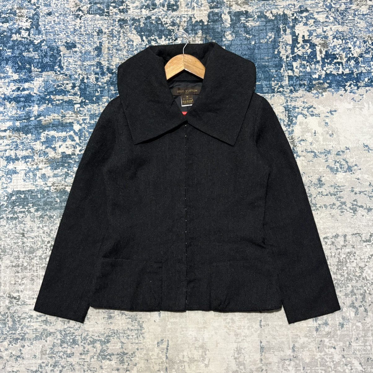 Louis Vuitton Louis Vuitton wool wide collar jacket Size XS / US 0-2 / IT 36-38 - 1 Thumbnail