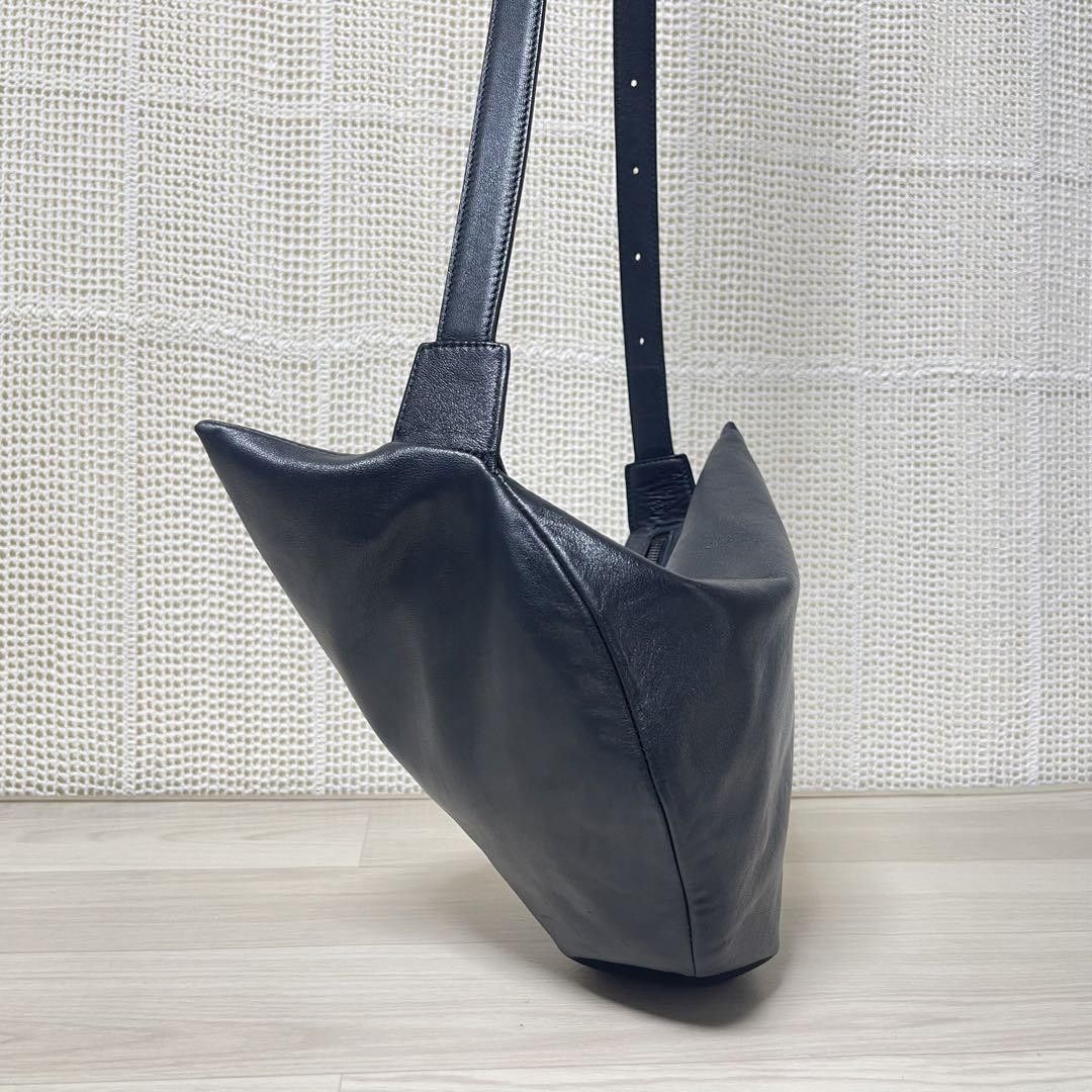 Yohji Yamamoto Discord Yohji Yamamoto Round Small Shoulder Bag Size ONE SIZE - 4 Thumbnail