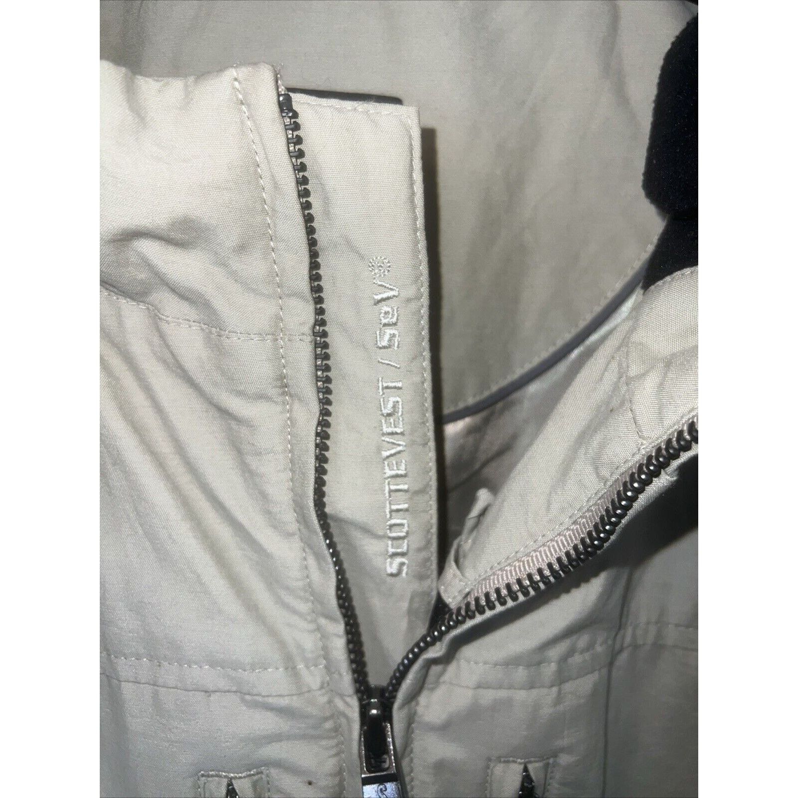SCOTTeVEST TEC Men’s Scottevest Size XL Beige Utility Vest Zip Pockets Size US XL / EU 56 / 4 - 12 Thumbnail