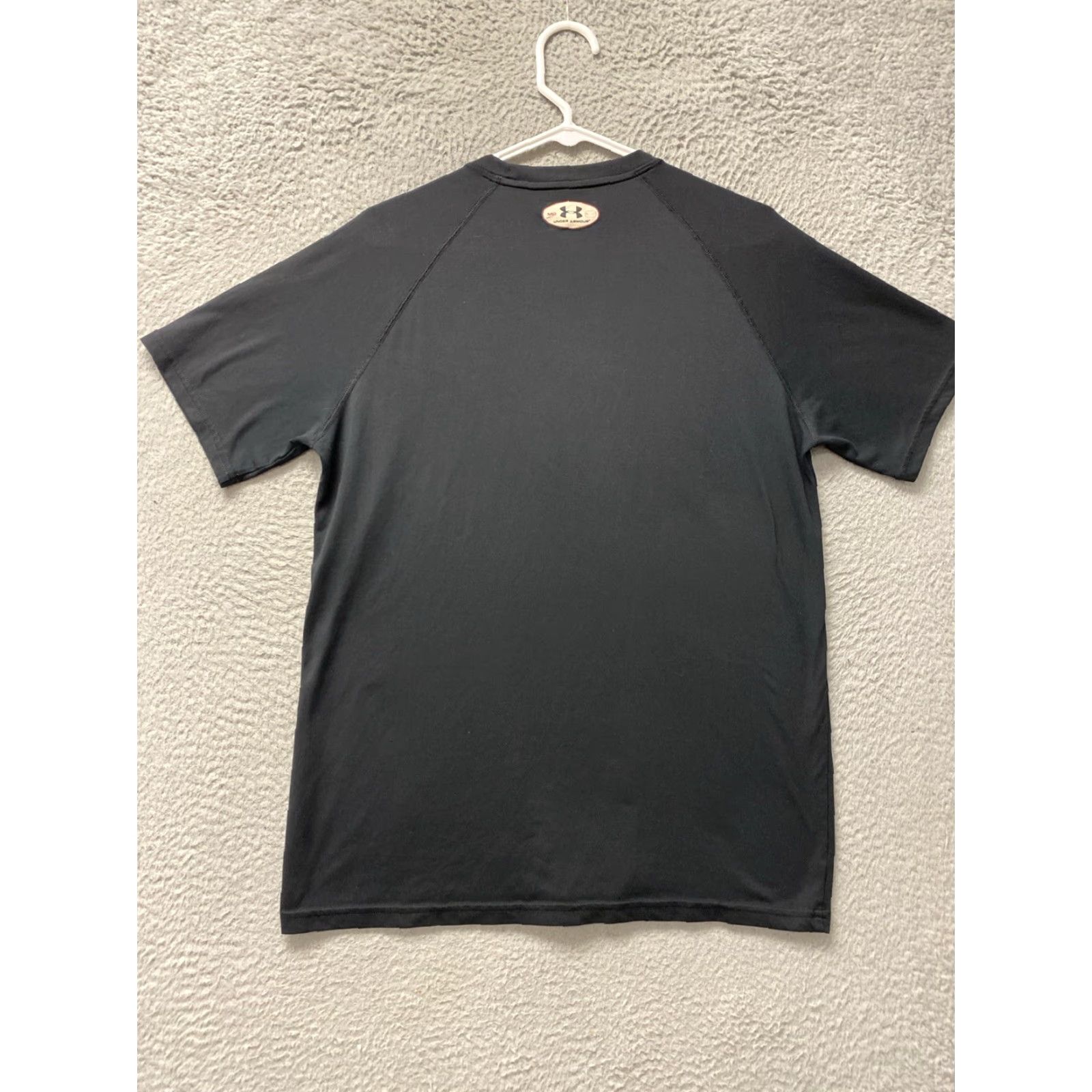Under Armour VINTAGE? No. Under Armour Tee Shirt T Men's Adult M Black Heatgear Loose T-Shirt 117-26 Size US M / EU 48-50 / 2 - 6 Thumbnail