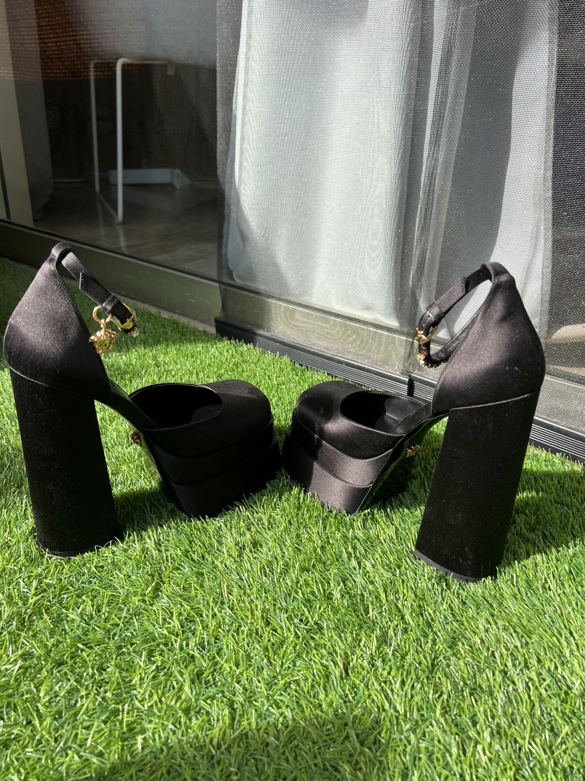 Versace Versace Aevitas/Medusa Size US 9 / IT 39 - 5 Thumbnail