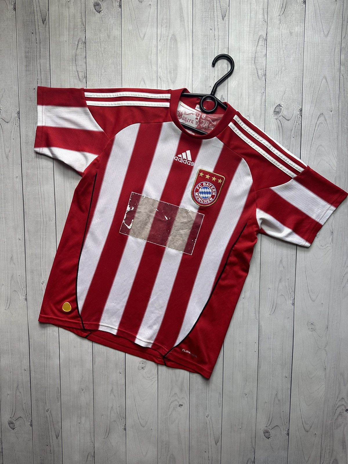 Adidas × Vintage Vintage adidas Bayern Munich 10 Robben soccer jersey size Xs Size US XS / EU 42 / 0 - 2 Thumbnail