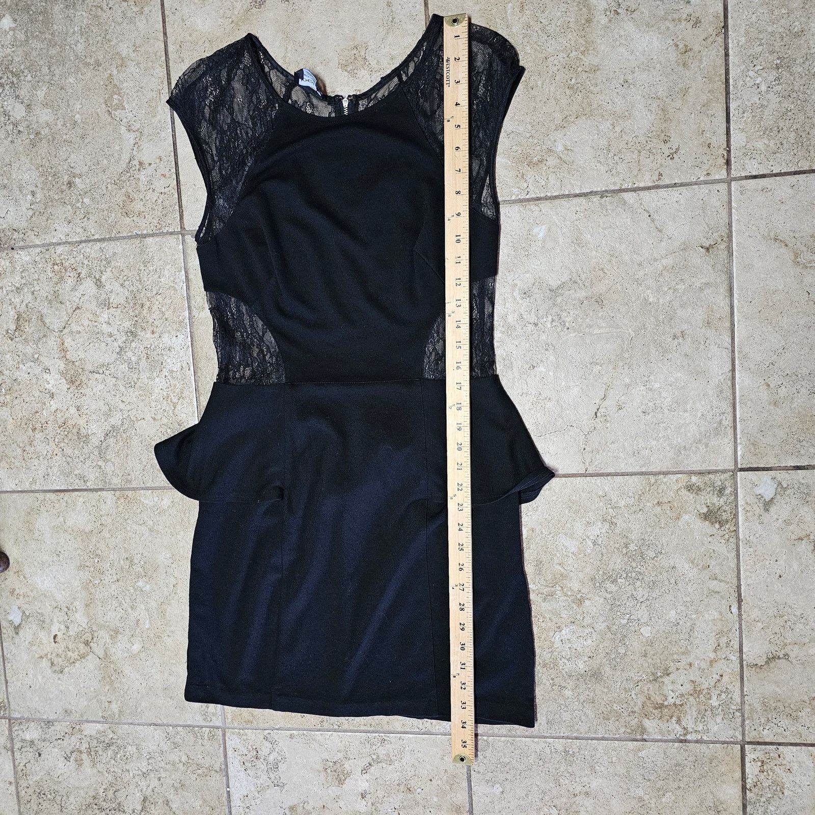 Bebe Bebe Lace Peplum Cap Sleeve Dress Bodycon Size Large Size L / US 10 / IT 46 - 9 Thumbnail