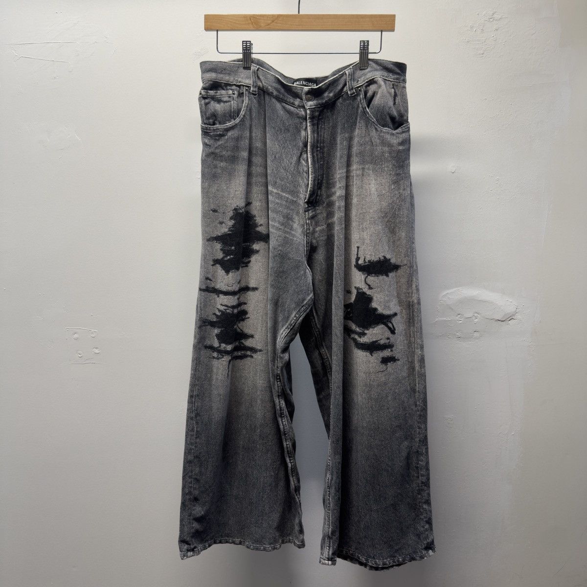 Balenciaga Balenciaga Winter 2021 Tromp L'oeil Sweatpants Black Demna Size US 33 - 1 Thumbnail