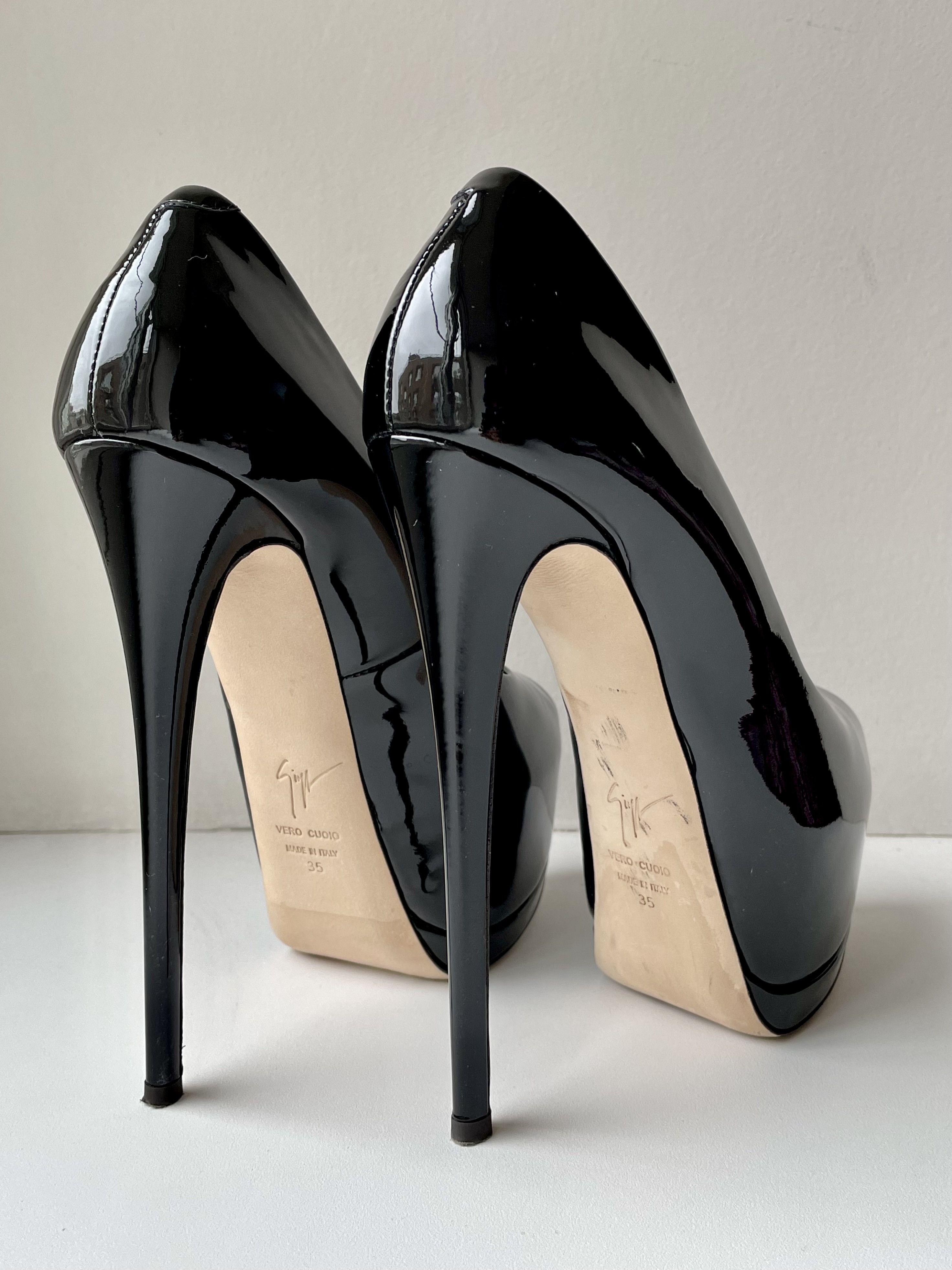 Giuseppe Zanotti Giuseppe Zanotti Black Patent Pumps 35 EU Size US 5 / IT 35 - 7 Thumbnail
