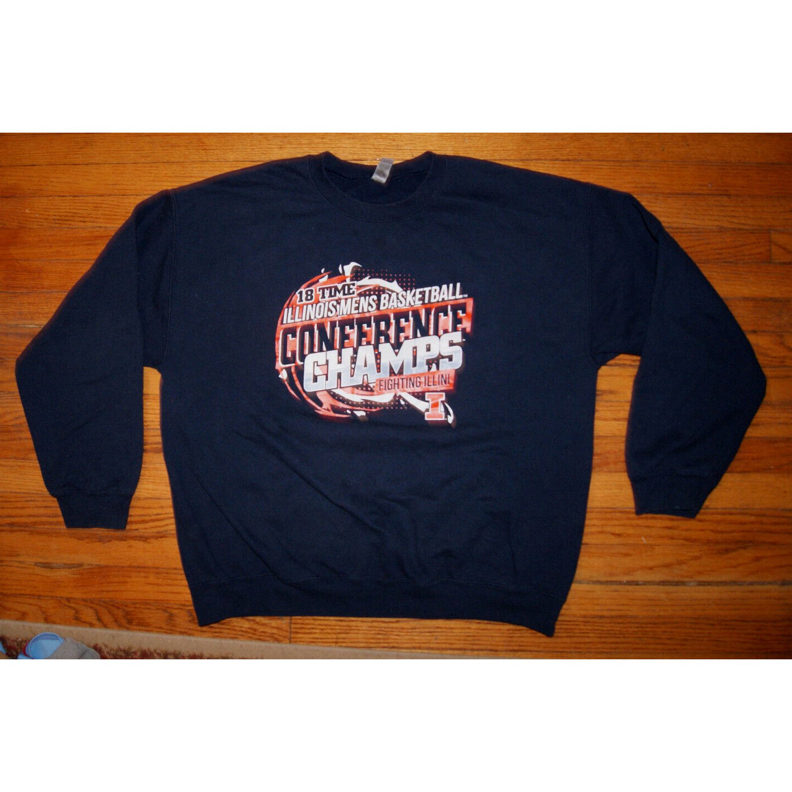 Gildan ILLINOIS FIGHTING ILLINI Basketball 18 Mens XL Sweatshirt Size US XL / EU 56 / 4 - 2 Thumbnail