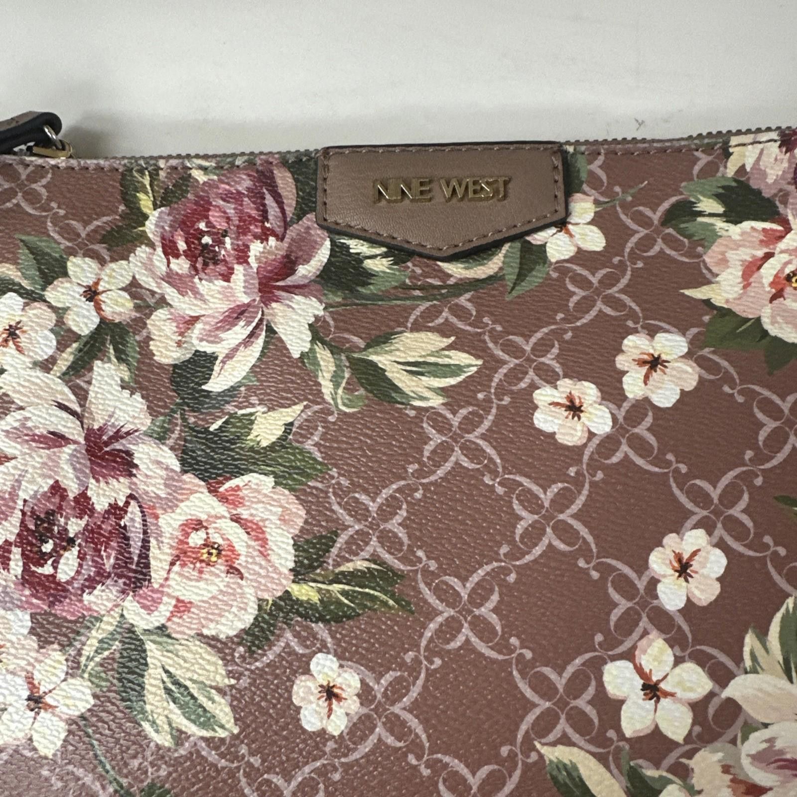 Nine West Nine West Floral Print Wristlet Beige Pink Green Zipper Bag Size ONE SIZE - 2 Thumbnail