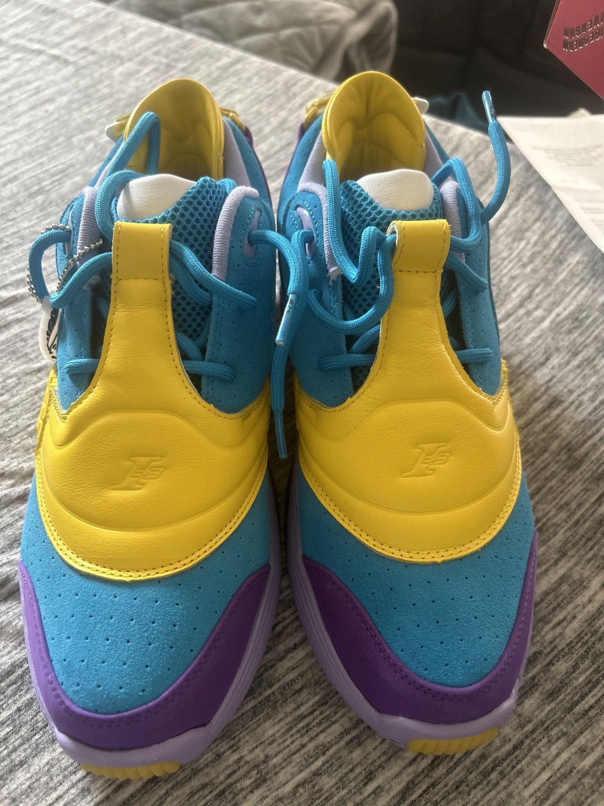 Icecream × Reebok Reebok ANSWER V MU ICE CREAM Size US 9.5 / EU 42-43 - 8 Thumbnail