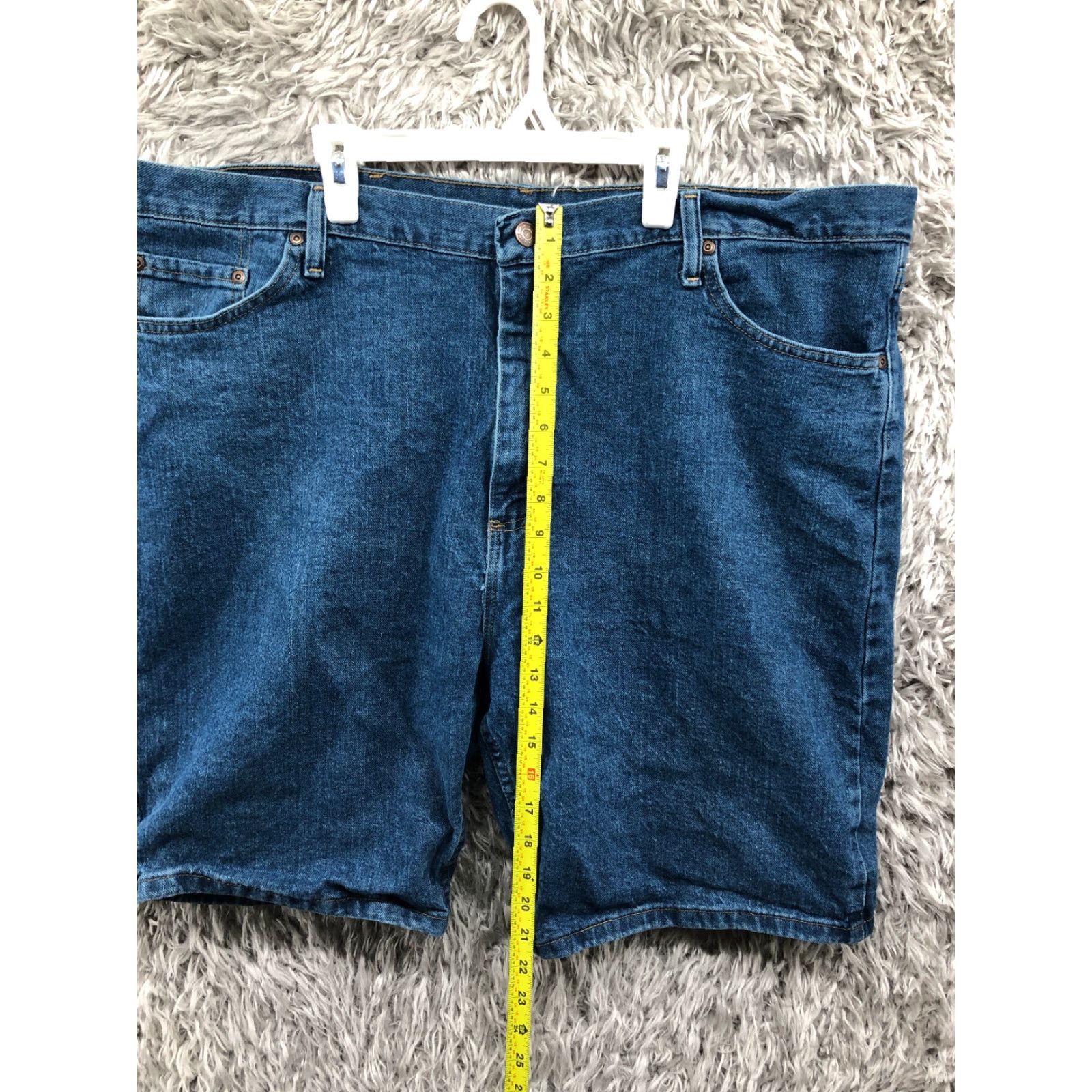 Wrangler Wrangler Shorts Mens 42 Mid Rise Dark Wash Blue Denim 5-Pocket Bermuda Jeans Shorts Size US 42 / EU 58 - 3 Thumbnail